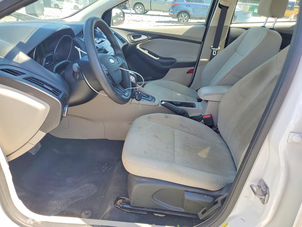 2015 Ford Focus Se White vin: 1FADP3K26FL224481