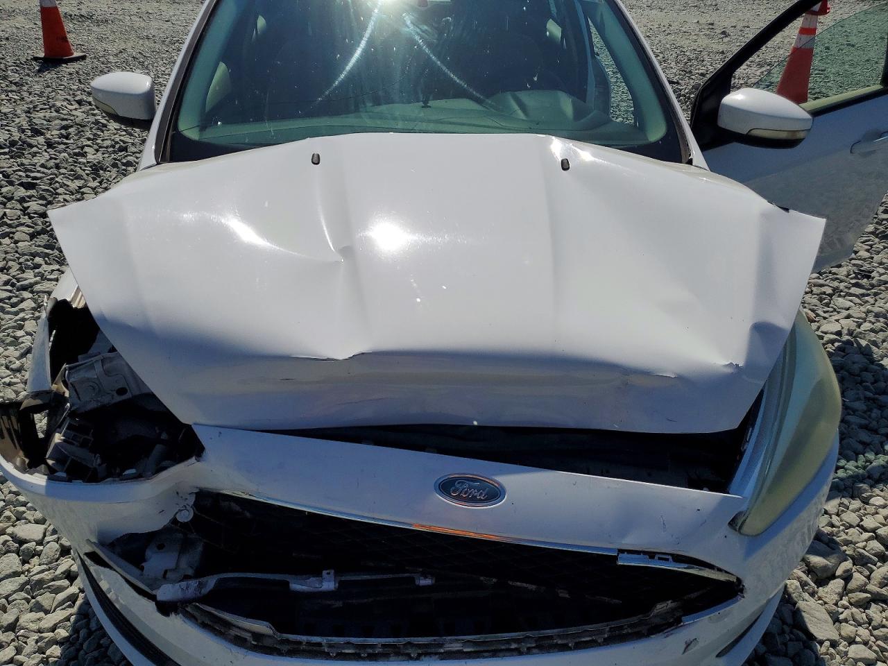 2015 Ford Focus Se White vin: 1FADP3K26FL224481