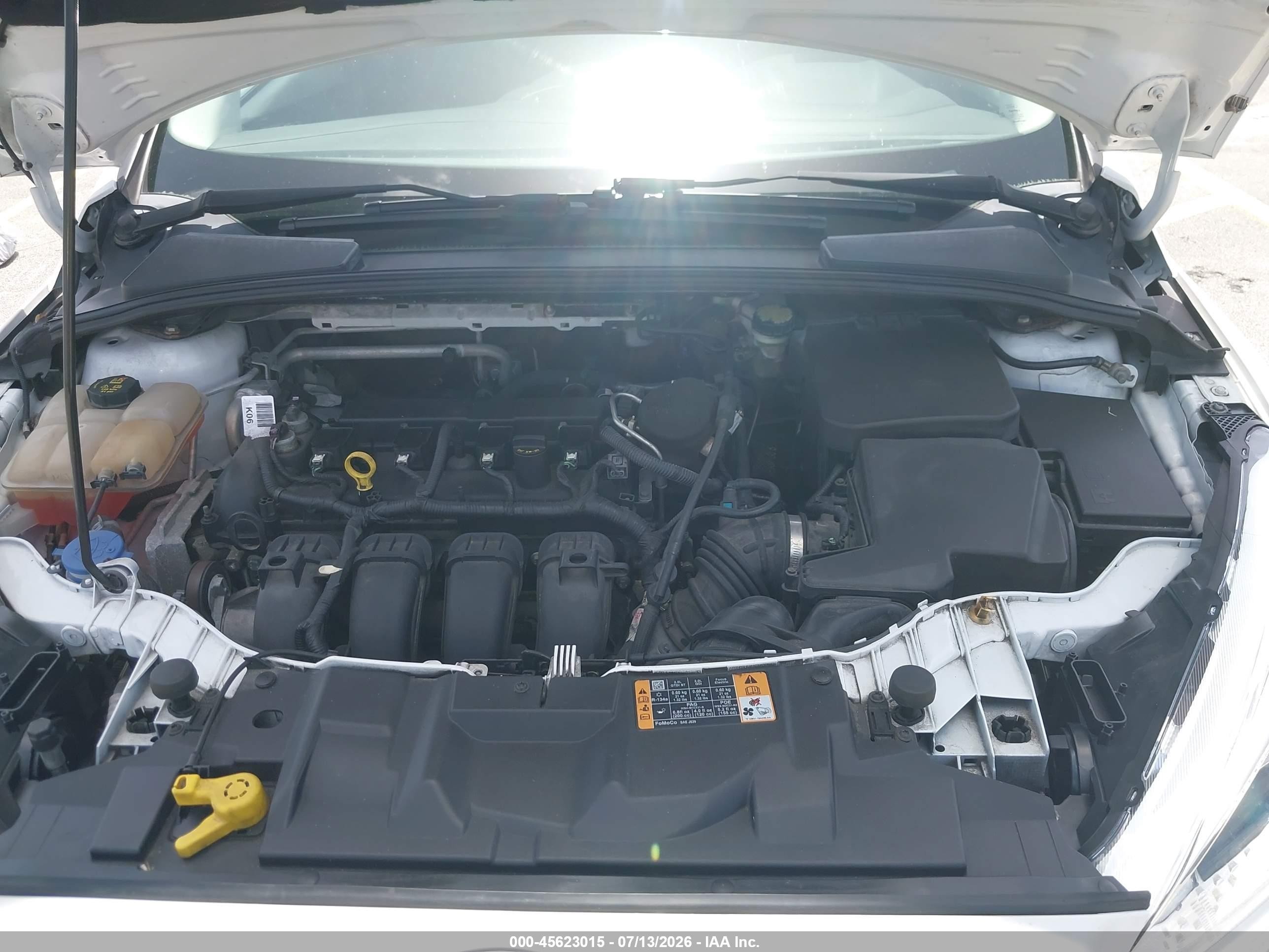 2015 Ford Focus Se White vin: 1FADP3K26FL233228