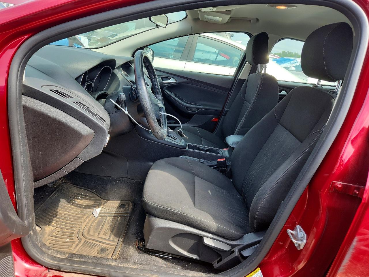 2015 Ford Focus Se Burgundy vin: 1FADP3K26FL251437