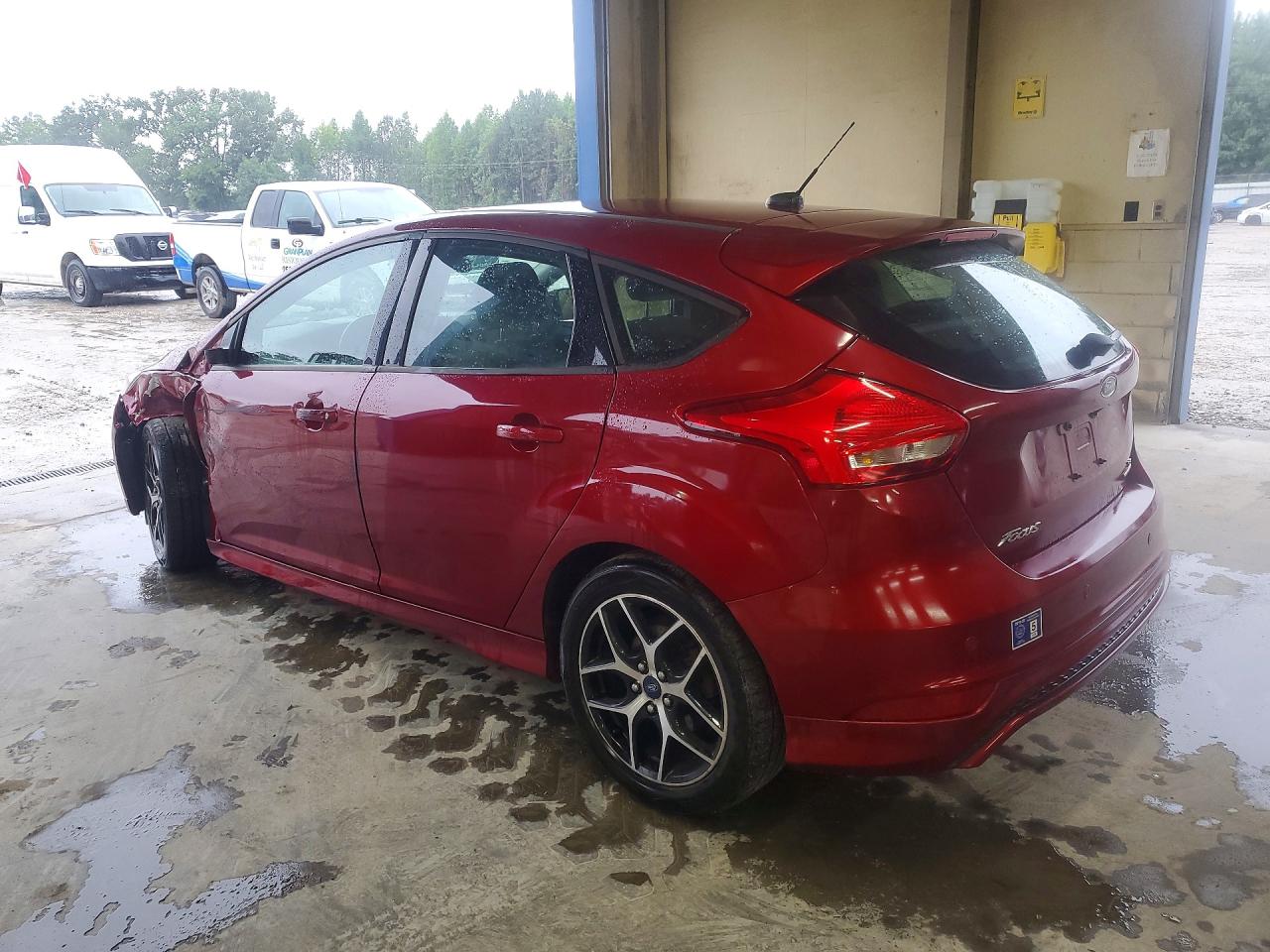2015 Ford Focus Se Burgundy vin: 1FADP3K26FL251437