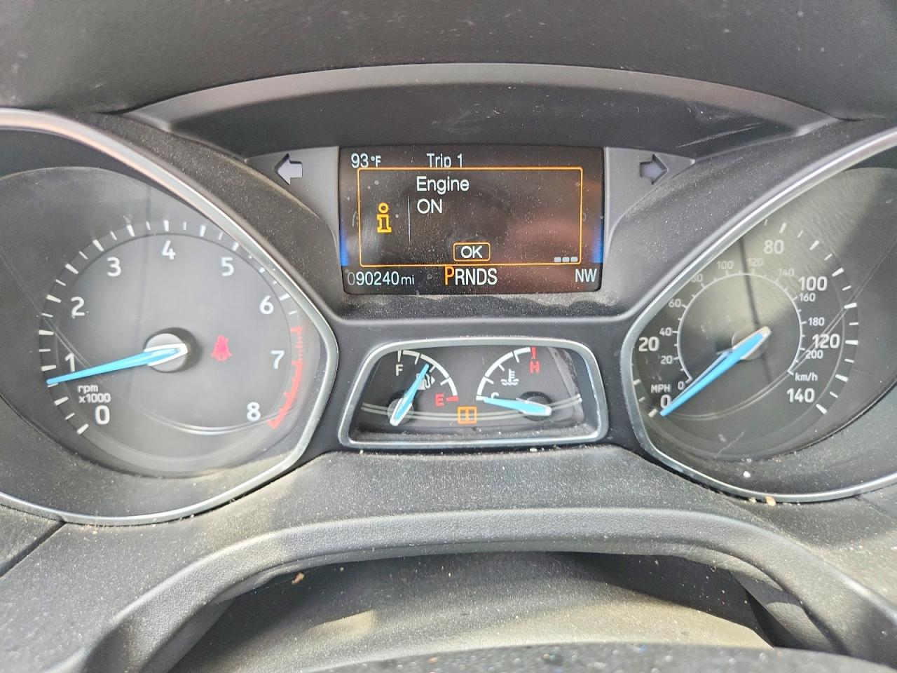 2015 Ford Focus Se Burgundy vin: 1FADP3K26FL251437