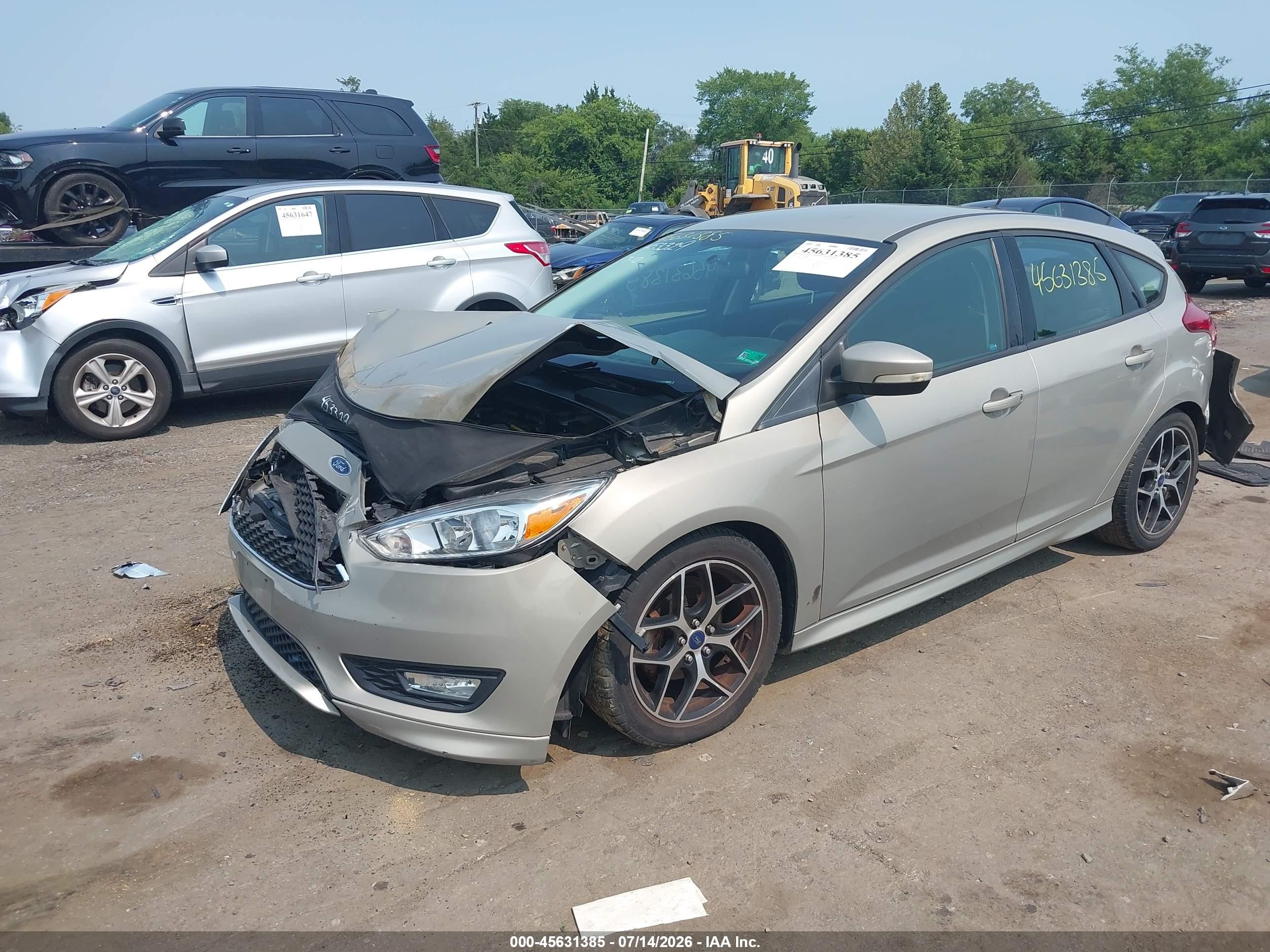 2015 Ford Focus Se Gold vin: 1FADP3K26FL259957
