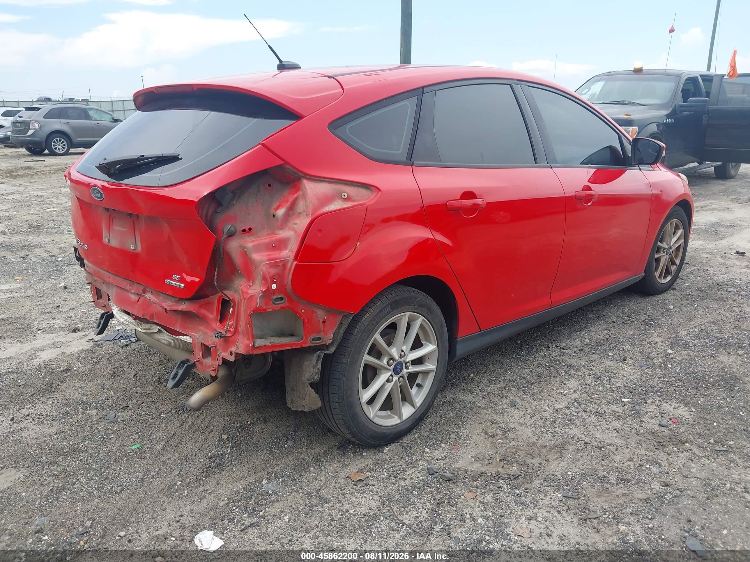 2015 Ford Focus Se Red vin: 1FADP3K26FL291825