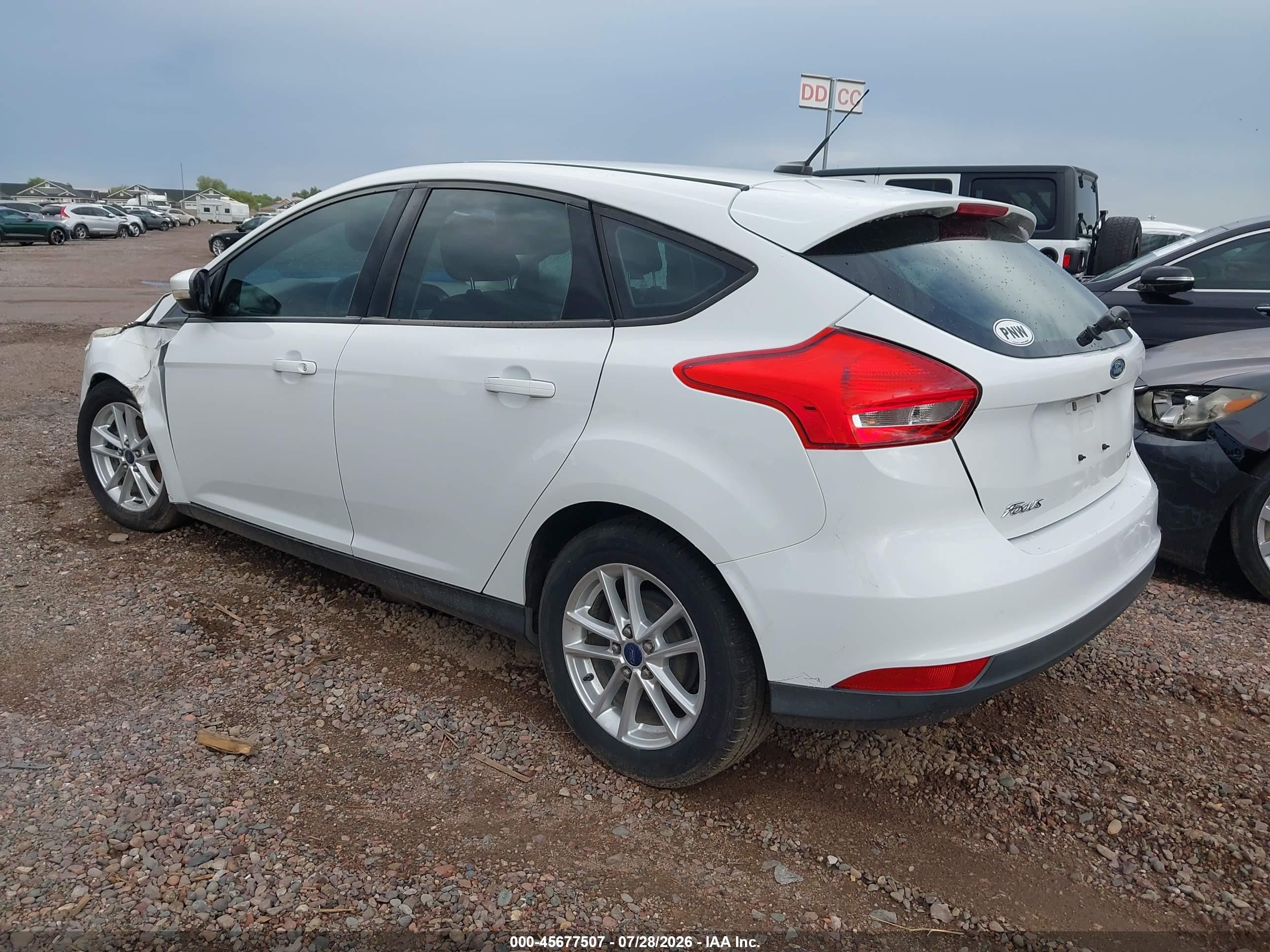 2015 Ford Focus Se White vin: 1FADP3K26FL316111