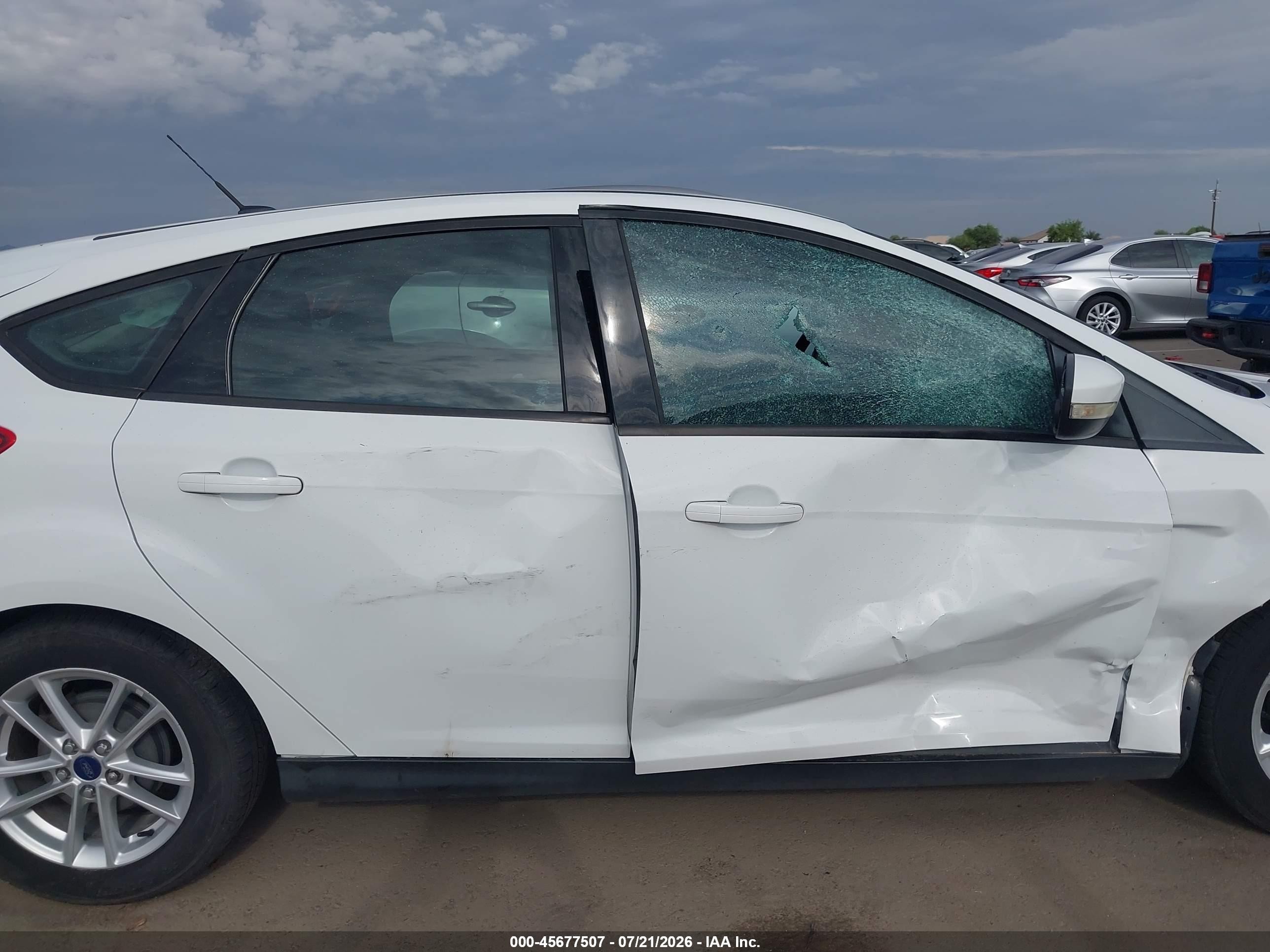 2015 Ford Focus Se White vin: 1FADP3K26FL316111