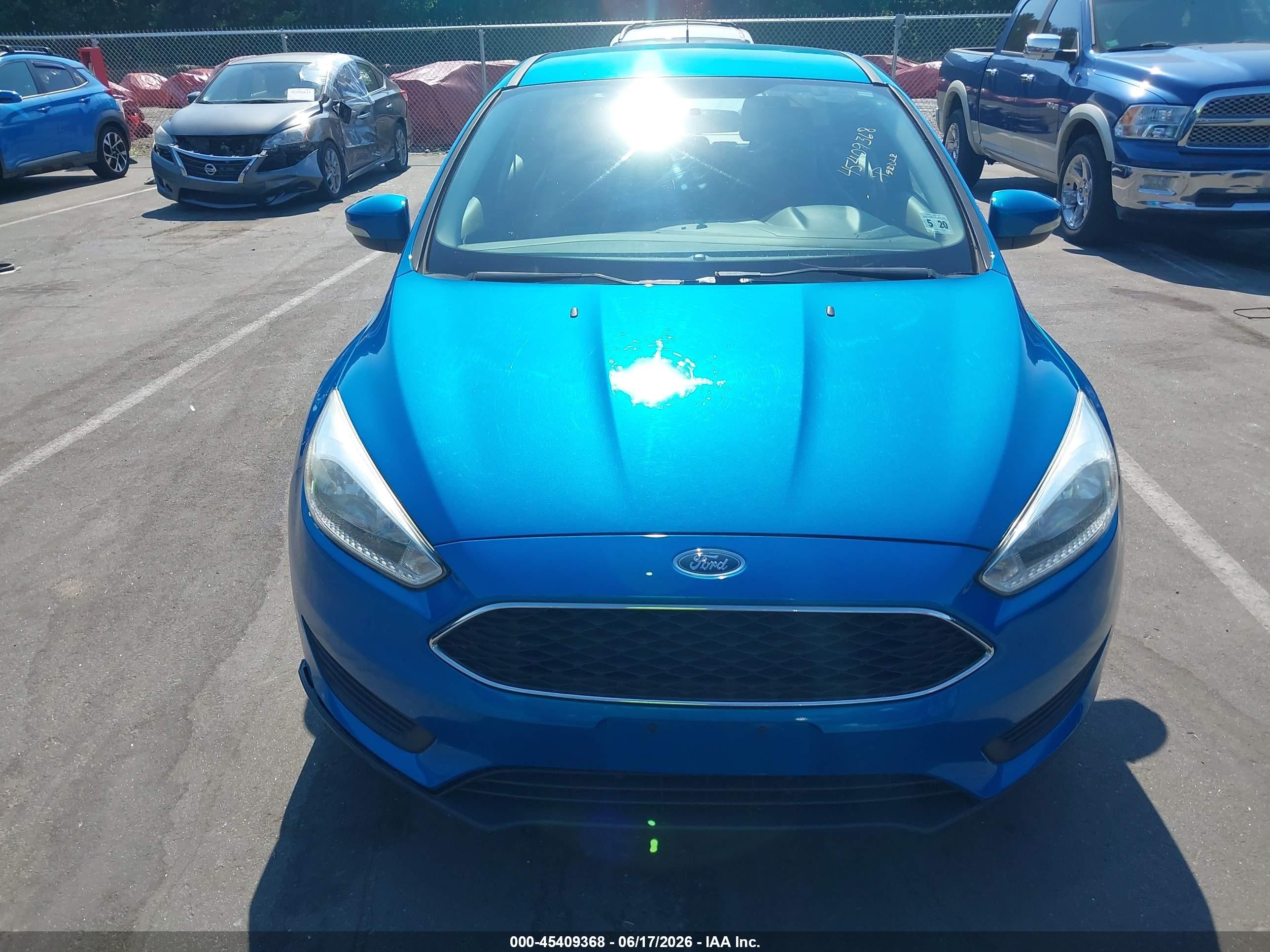 2015 Ford Focus Se Blue vin: 1FADP3K26FL319297