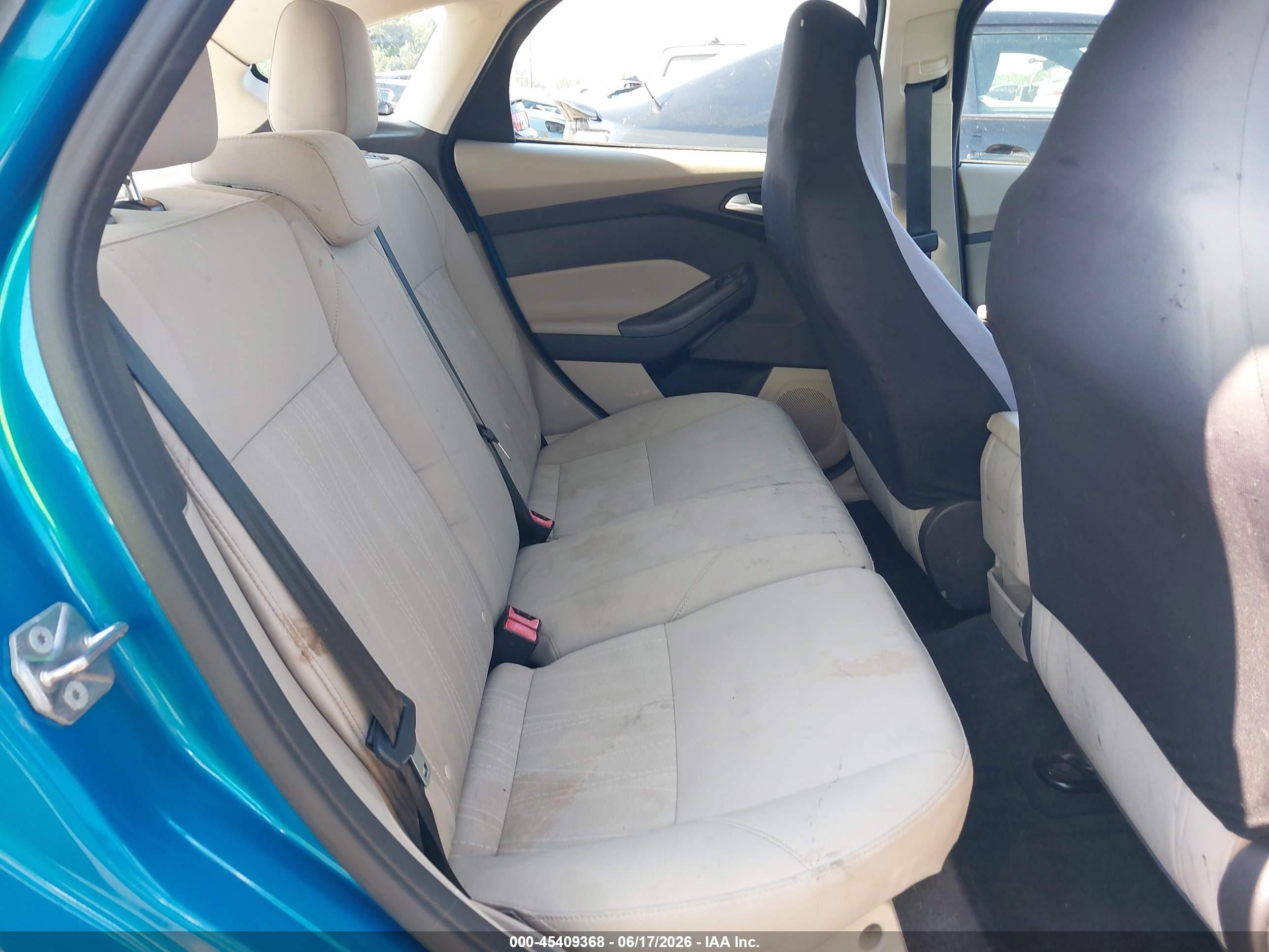 2015 Ford Focus Se Blue vin: 1FADP3K26FL319297