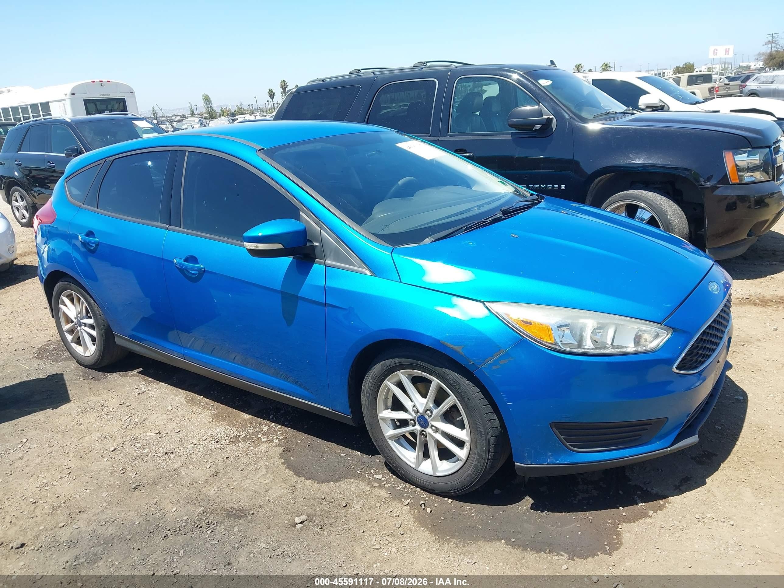 2015 Ford Focus Se Blue vin: 1FADP3K26FL325343