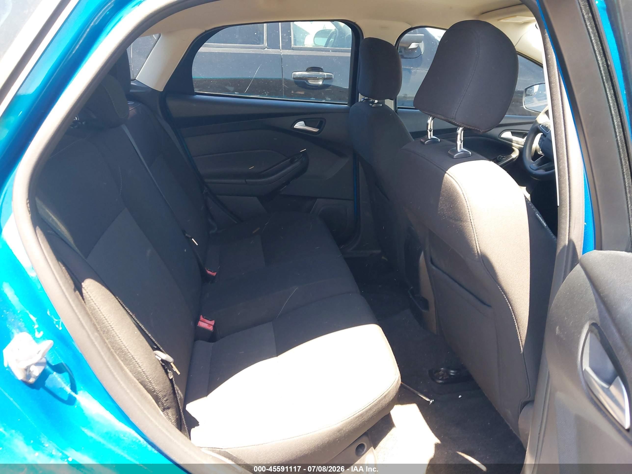 2015 Ford Focus Se Blue vin: 1FADP3K26FL325343