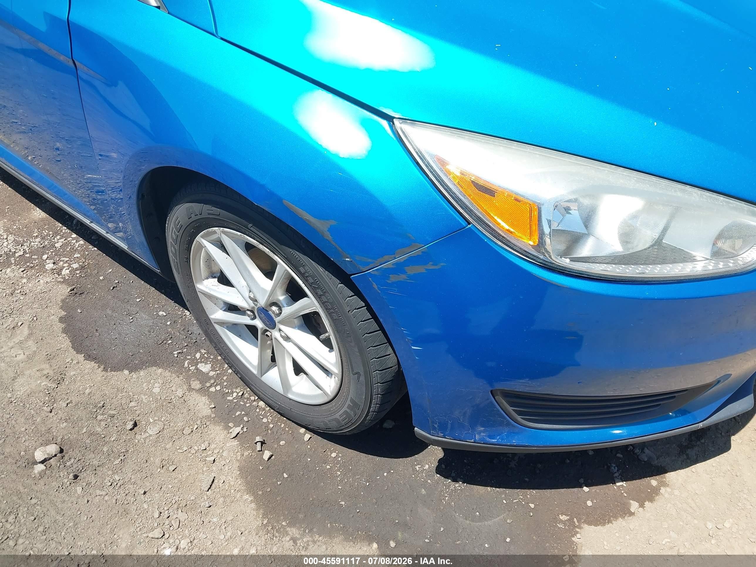 2015 Ford Focus Se Blue vin: 1FADP3K26FL325343