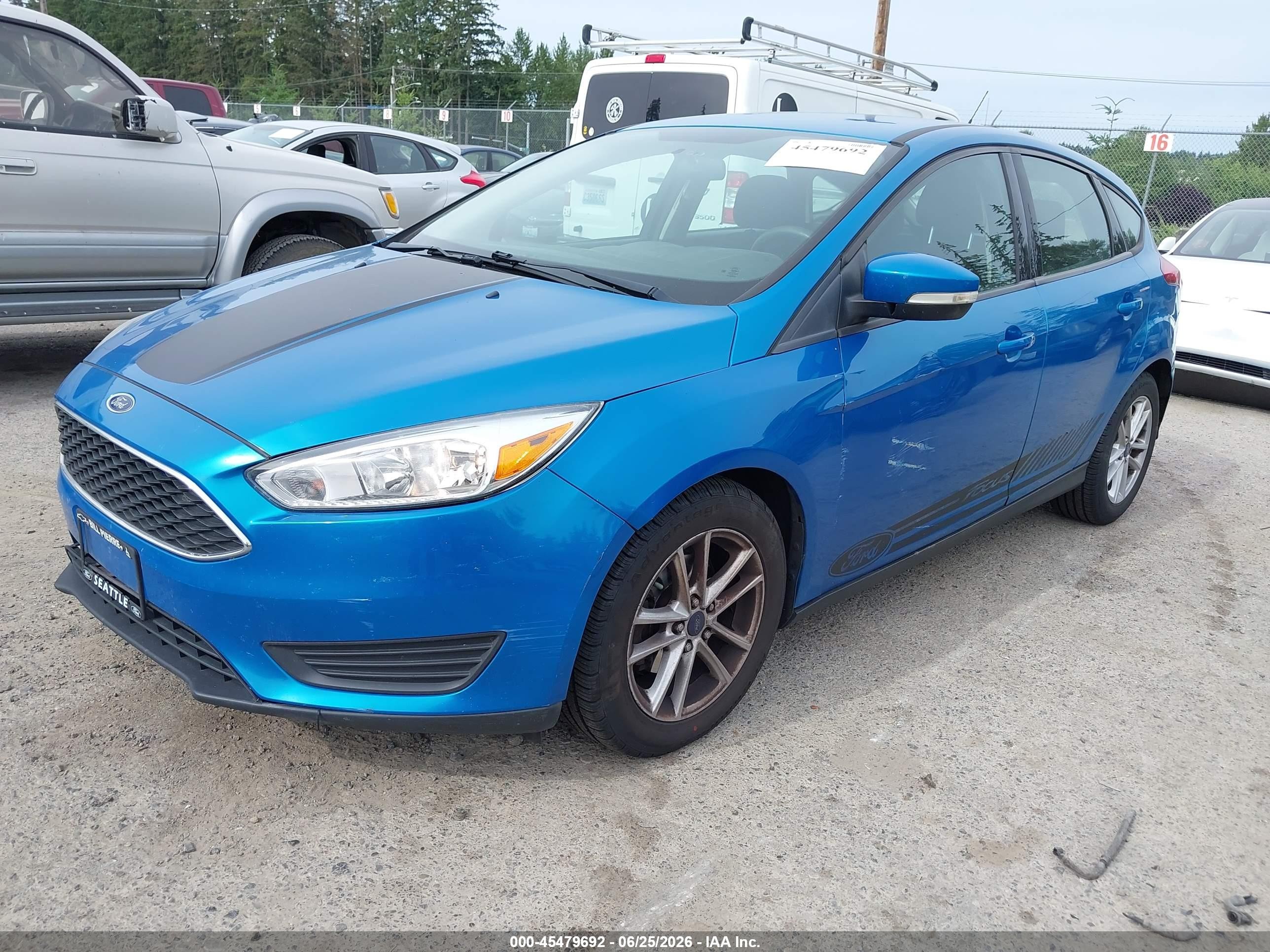 2015 Ford Focus Se Blue vin: 1FADP3K26FL327027