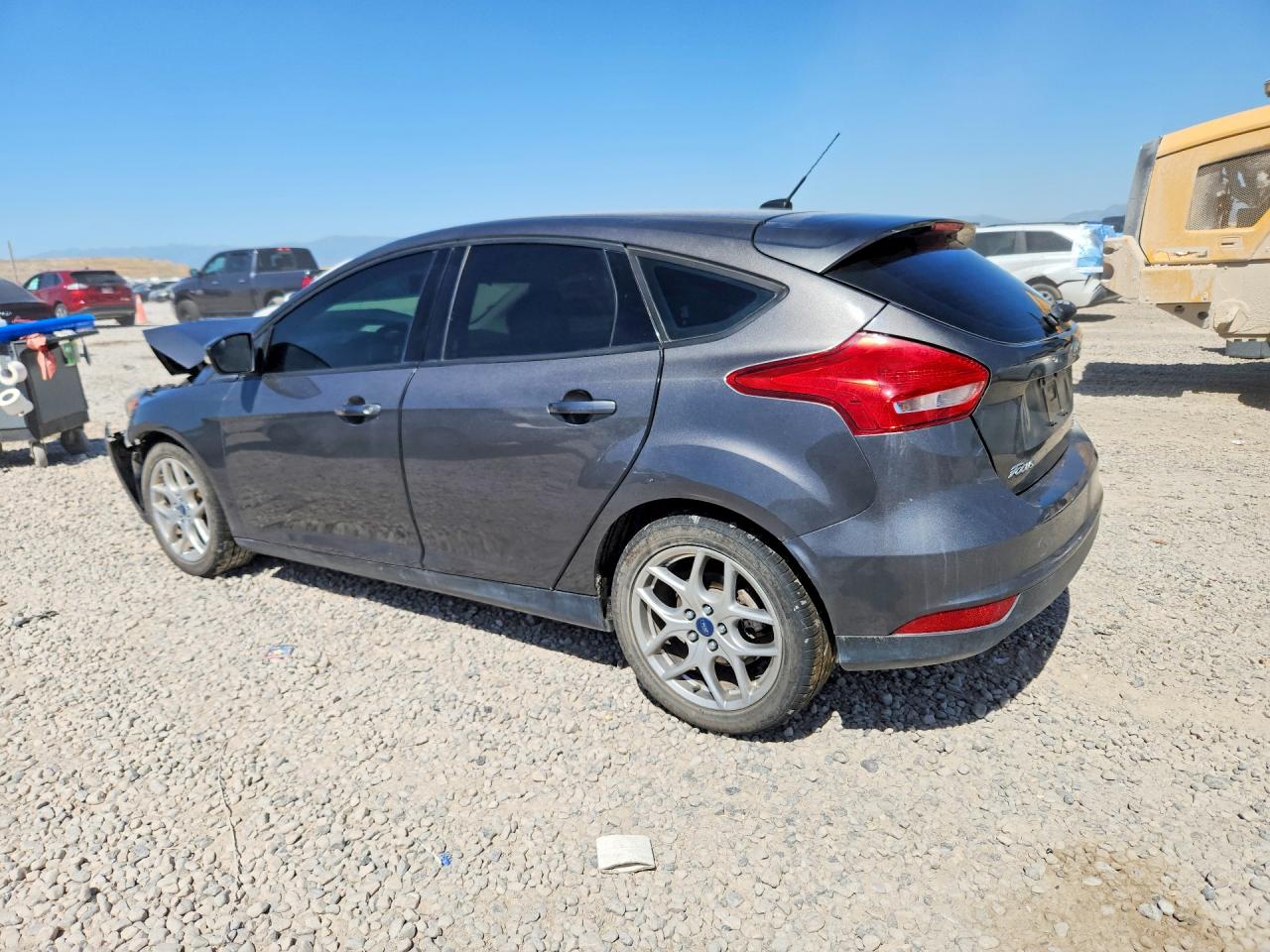 2015 Ford Focus Se Gray vin: 1FADP3K26FL327352