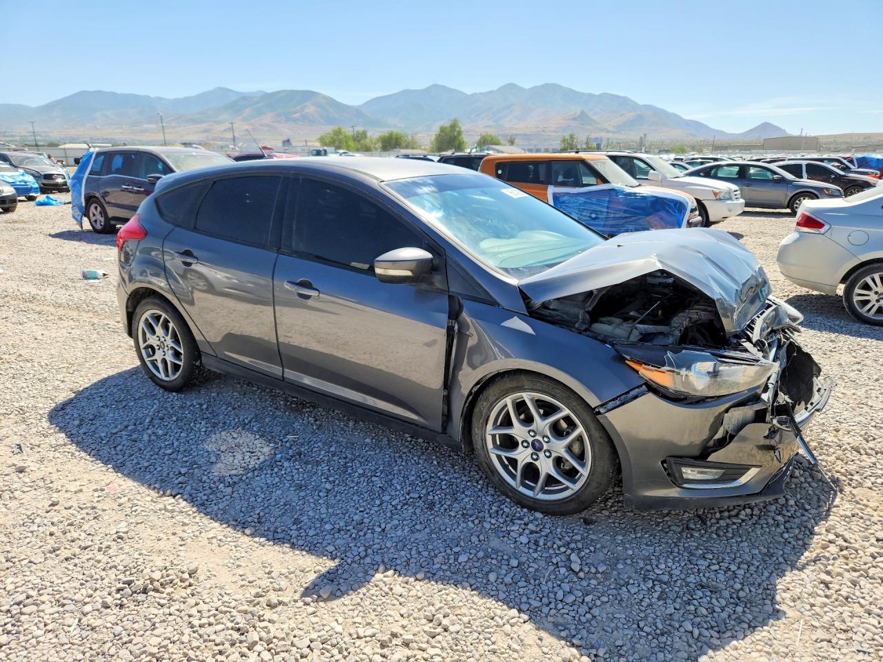 2015 Ford Focus Se Gray vin: 1FADP3K26FL327352