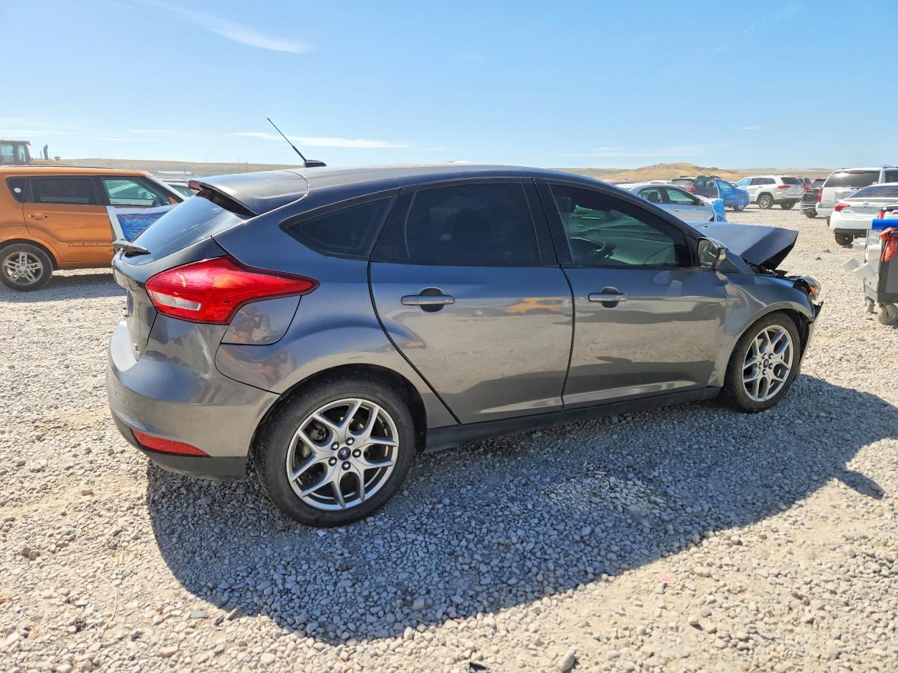 2015 Ford Focus Se Gray vin: 1FADP3K26FL327352