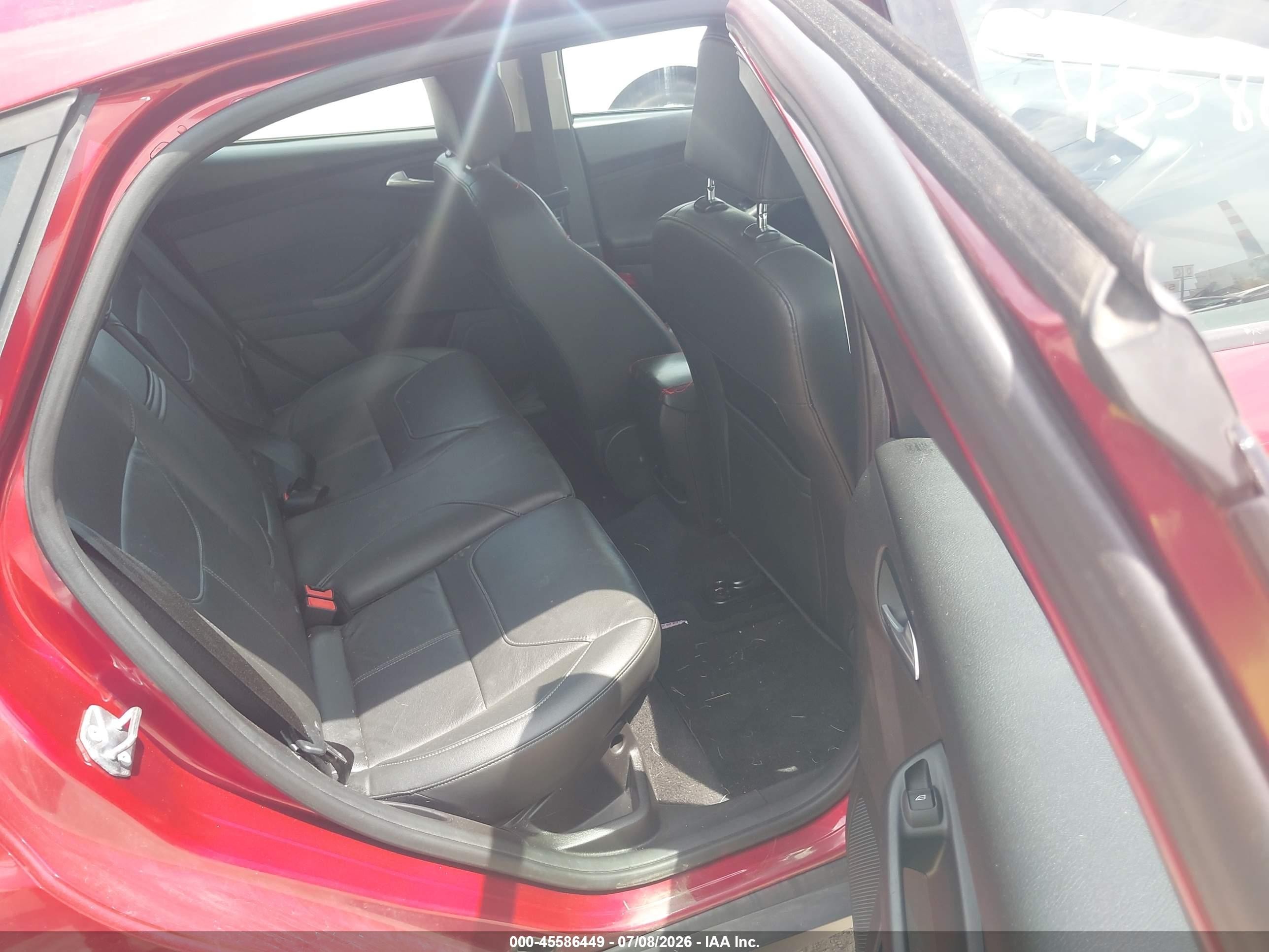 2015 Ford Focus Se Red vin: 1FADP3K26FL344247