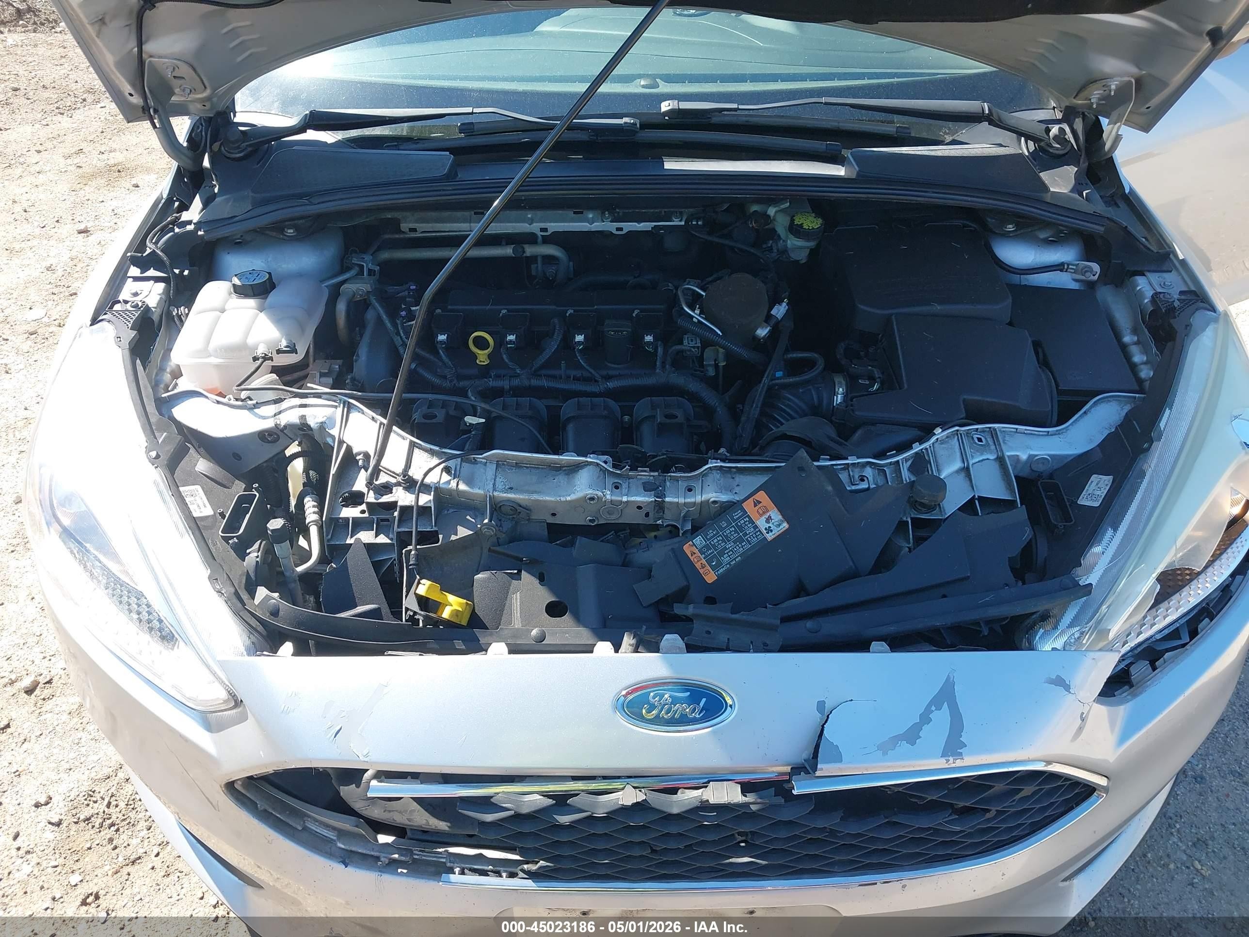 2015 Ford Focus Se Silver vin: 1FADP3K26FL350694