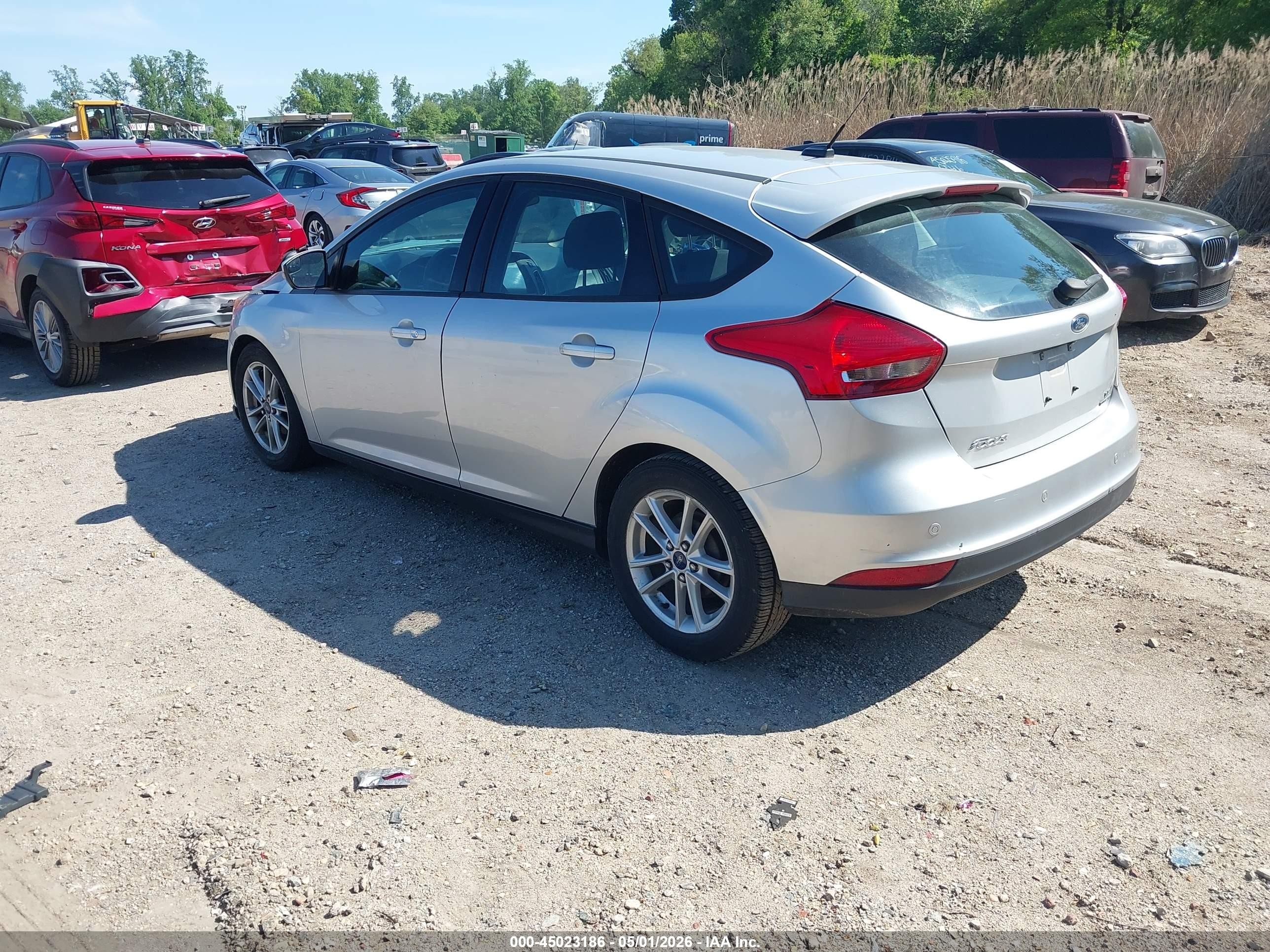 2015 Ford Focus Se Silver vin: 1FADP3K26FL350694