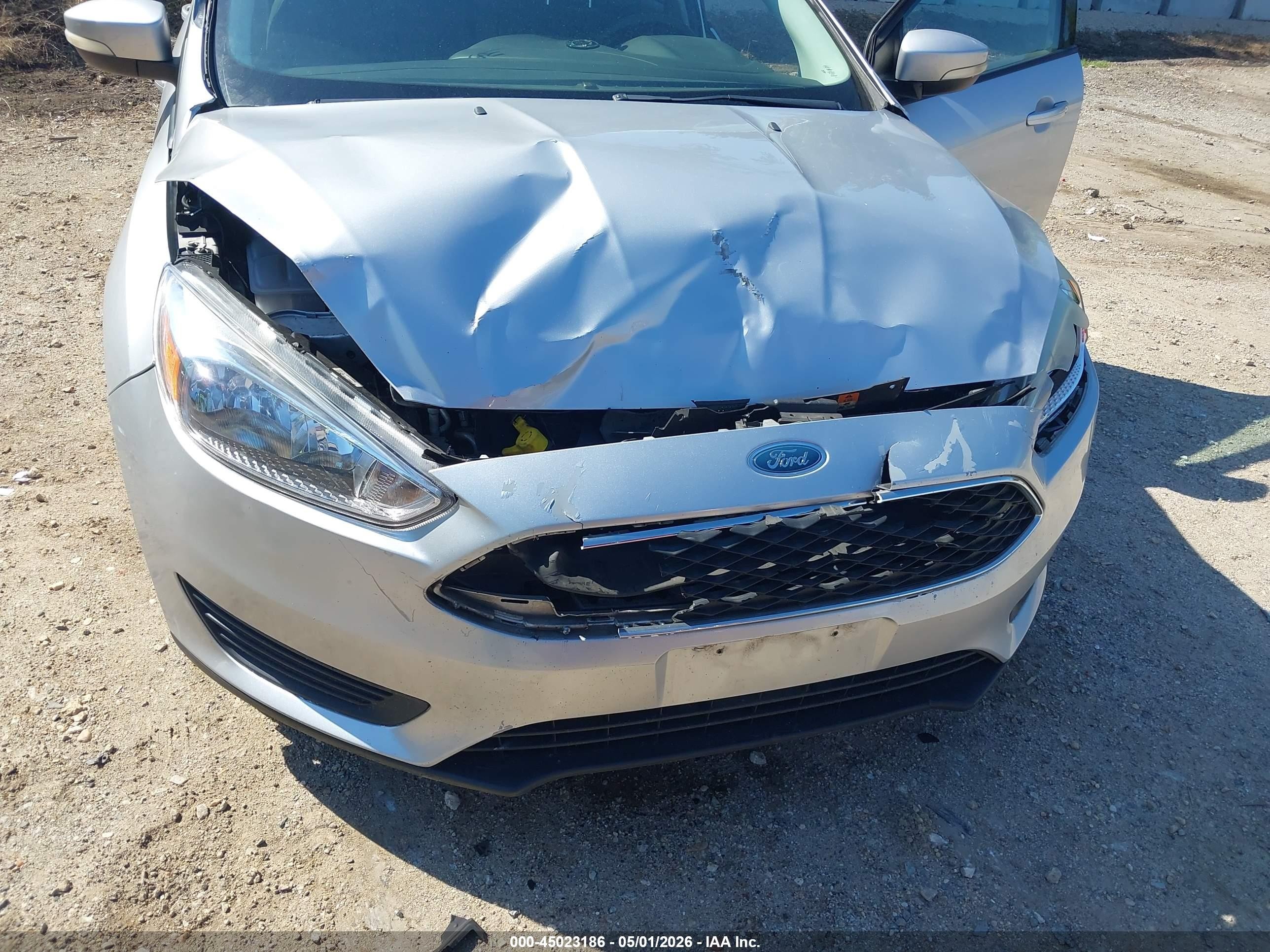 2015 Ford Focus Se Silver vin: 1FADP3K26FL350694