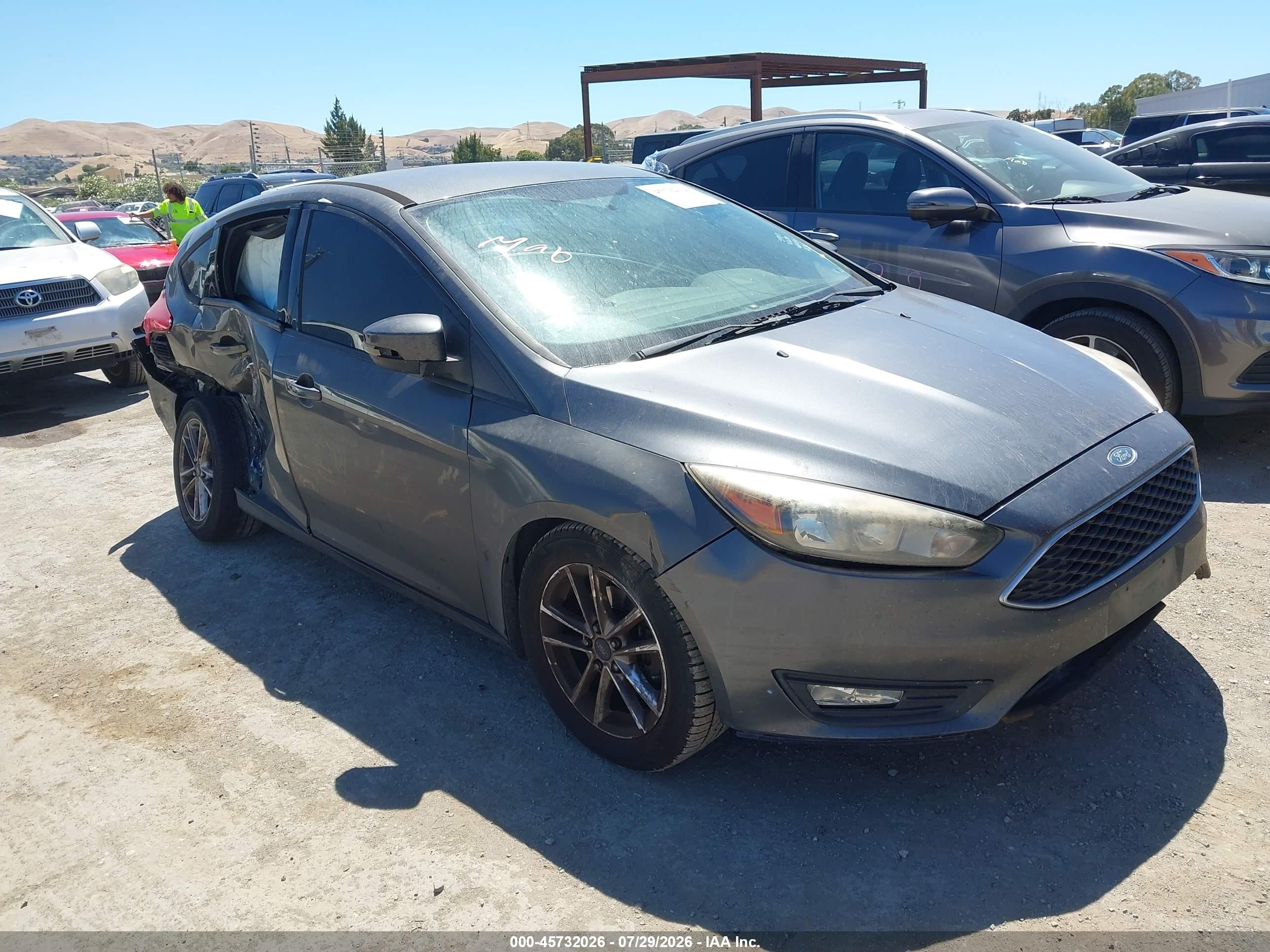 2015 Ford Focus Se Gray vin: 1FADP3K26FL351036