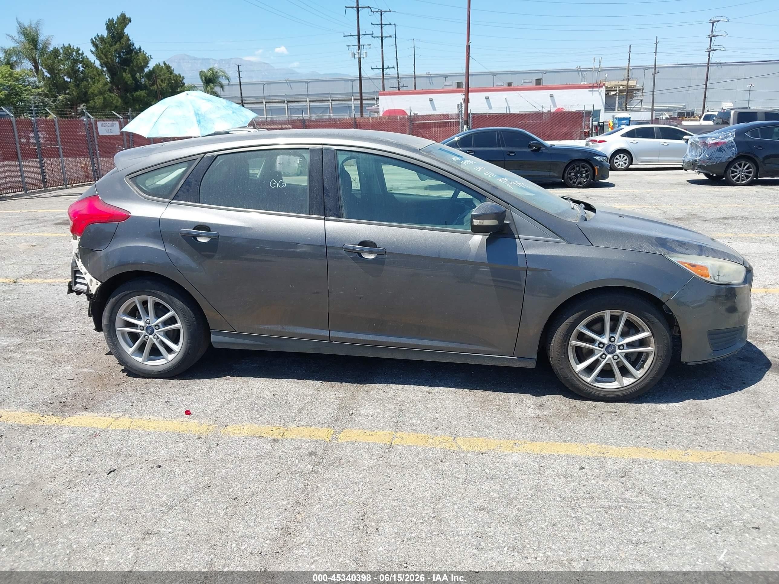 2015 Ford Focus Se Brown vin: 1FADP3K26FL351408