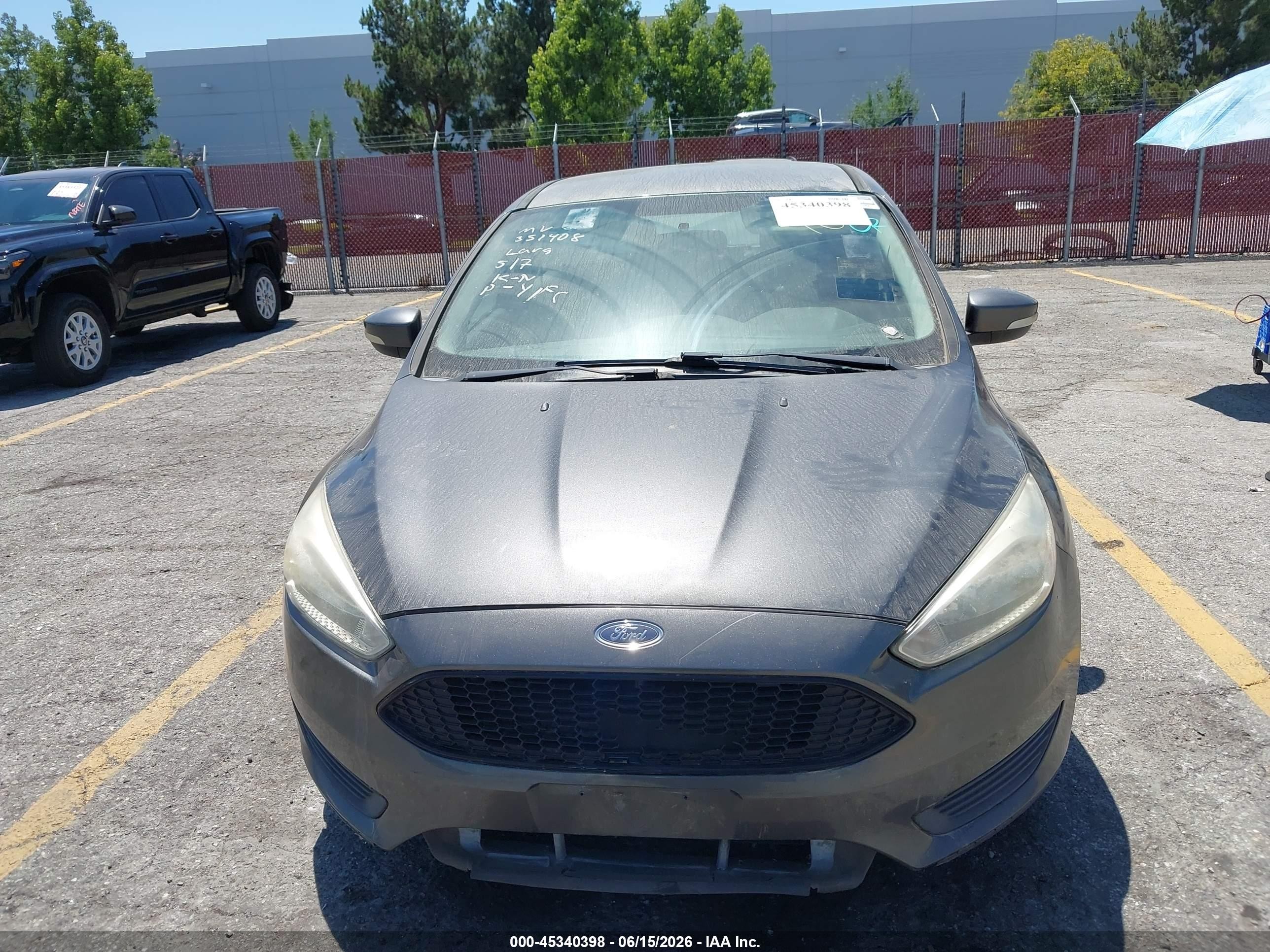 2015 Ford Focus Se Brown vin: 1FADP3K26FL351408