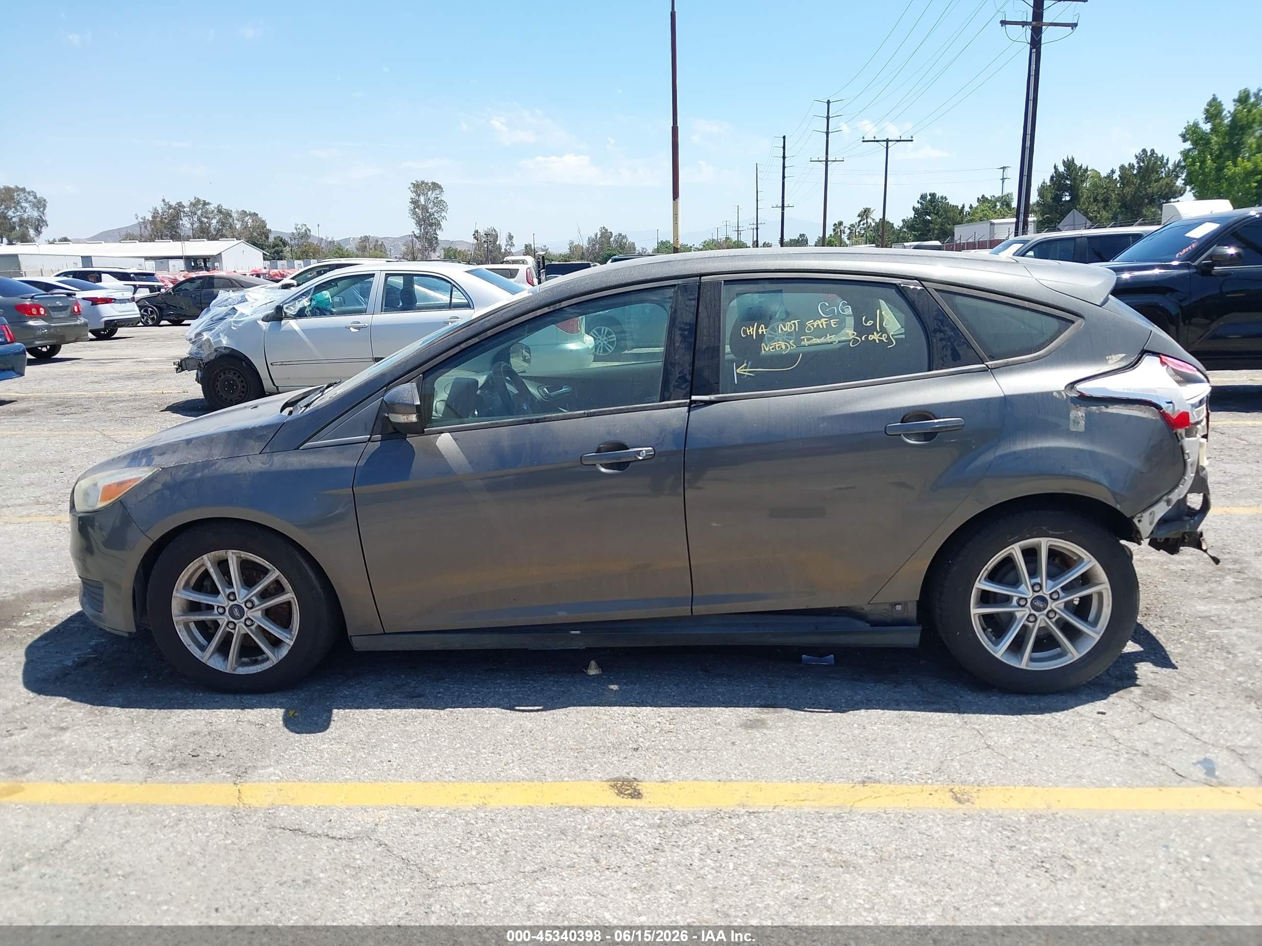 2015 Ford Focus Se Brown vin: 1FADP3K26FL351408