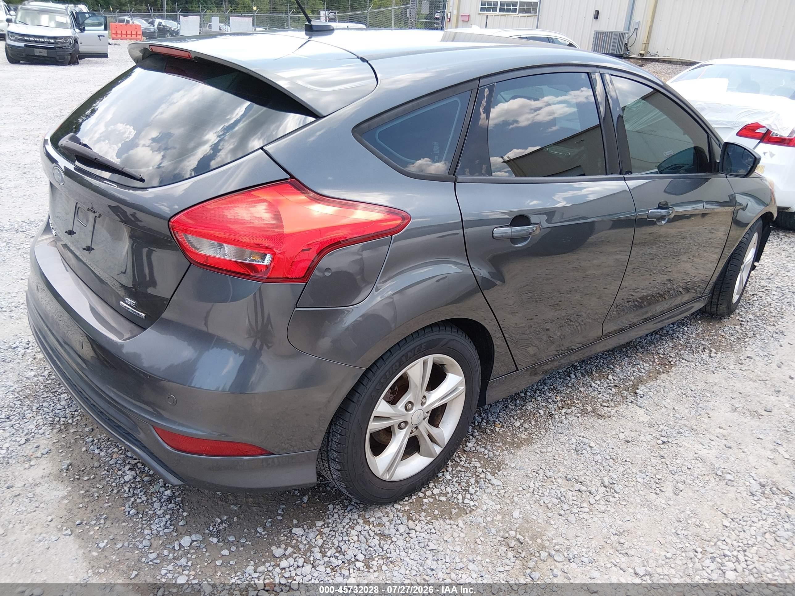 2015 Ford Focus Se Серый vin: 1FADP3K26FL360786
