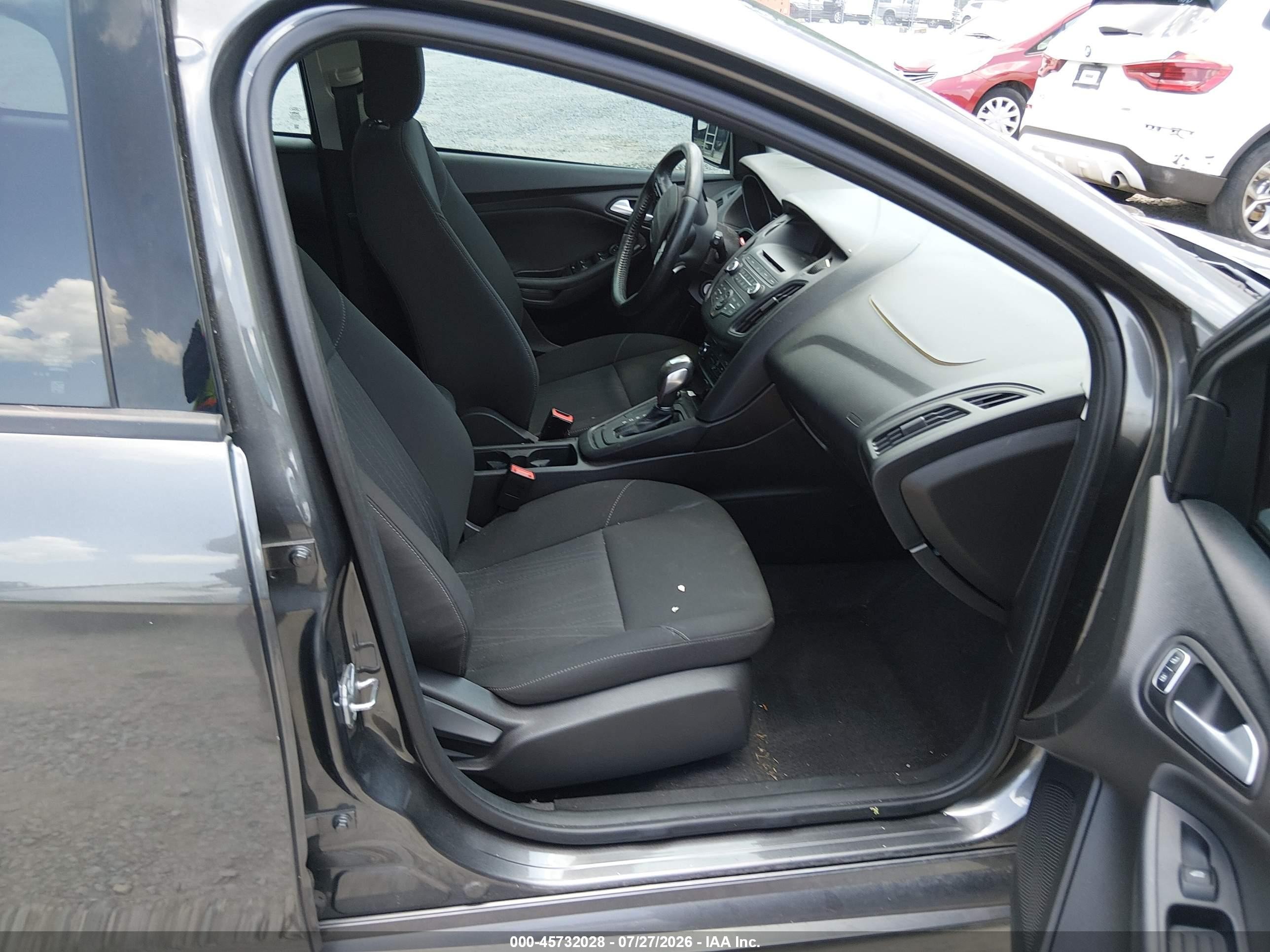 2015 Ford Focus Se Серый vin: 1FADP3K26FL360786