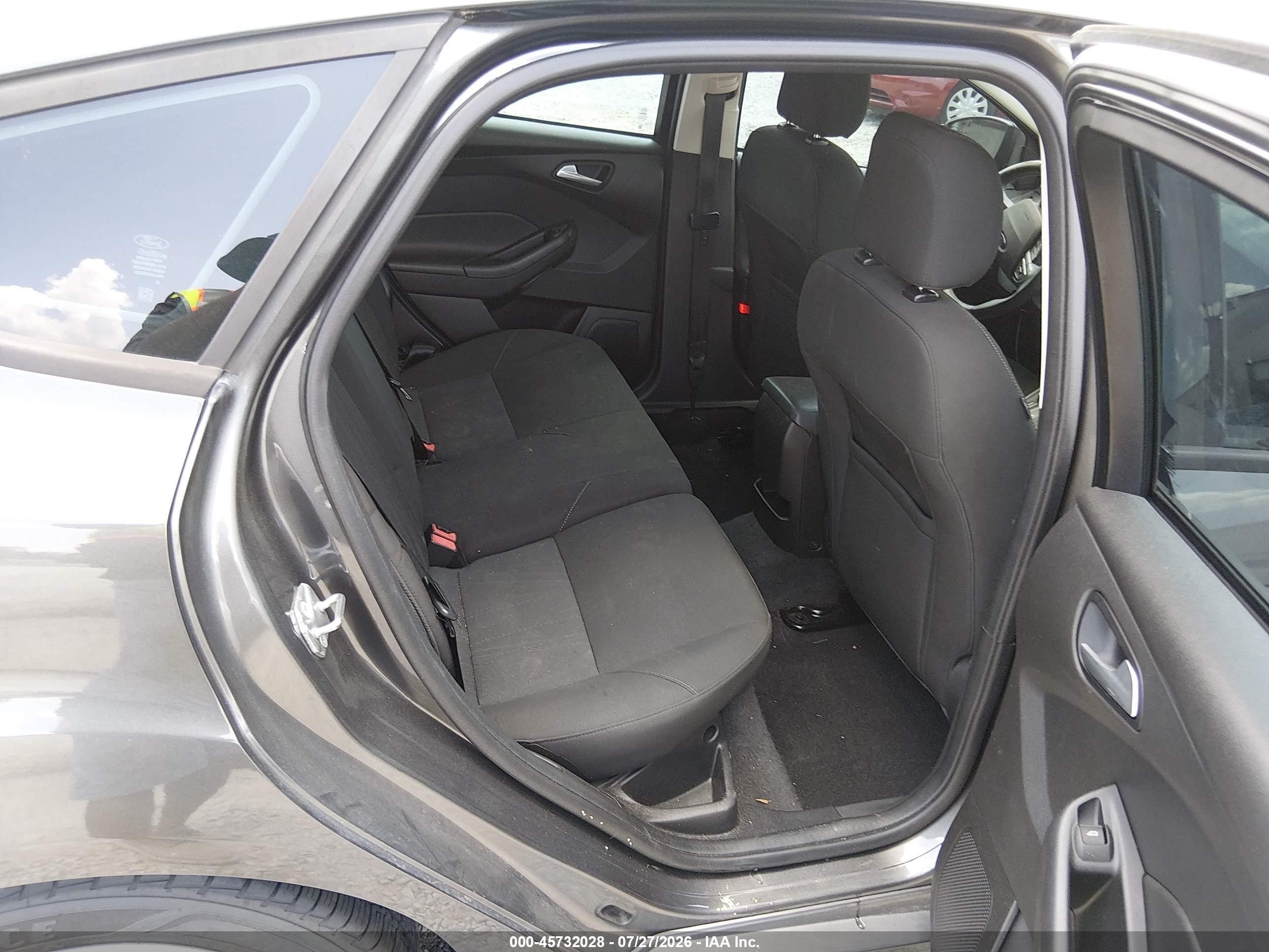 2015 Ford Focus Se Серый vin: 1FADP3K26FL360786