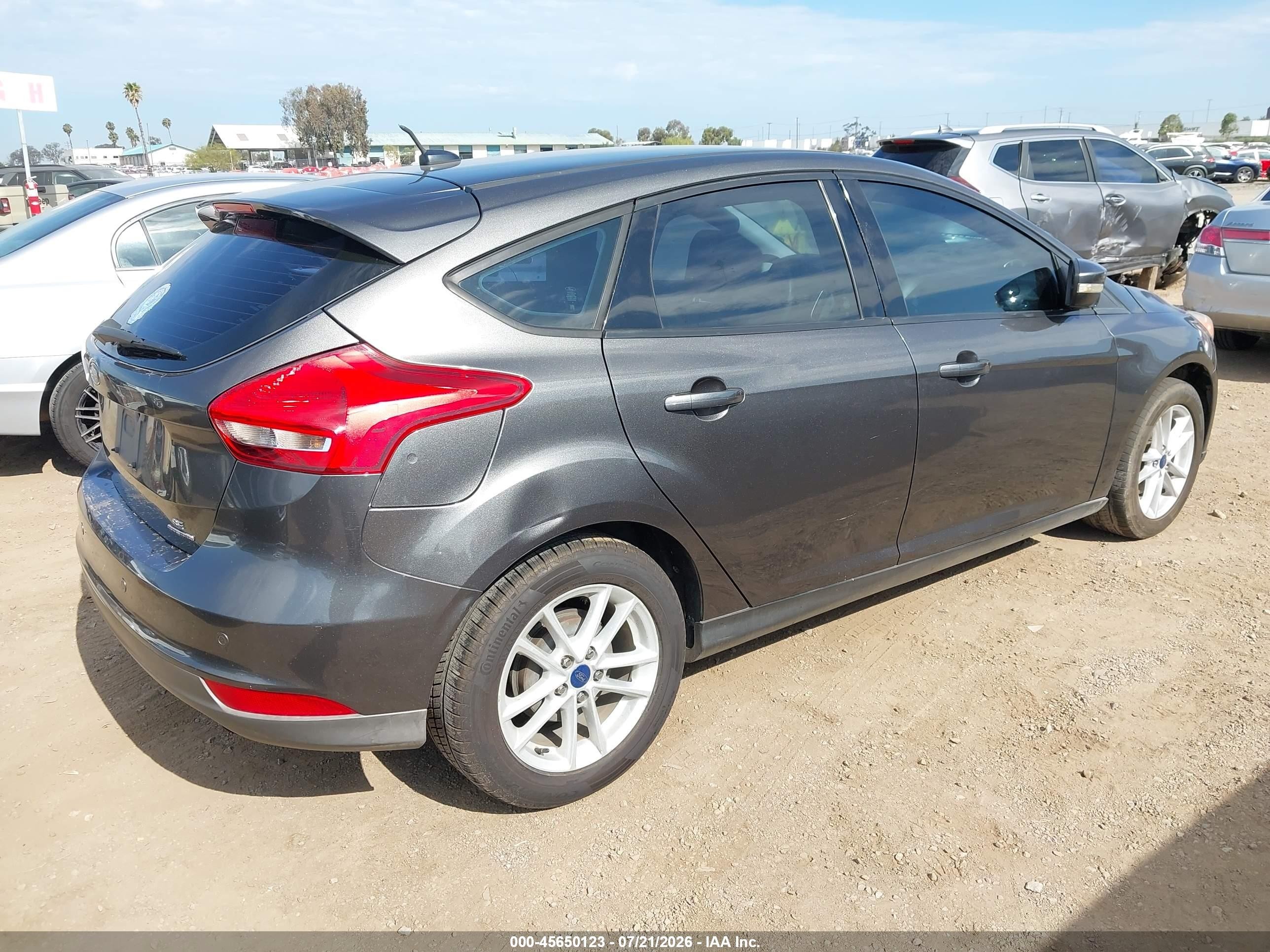 2015 Ford Focus Se Gray vin: 1FADP3K26FL370511