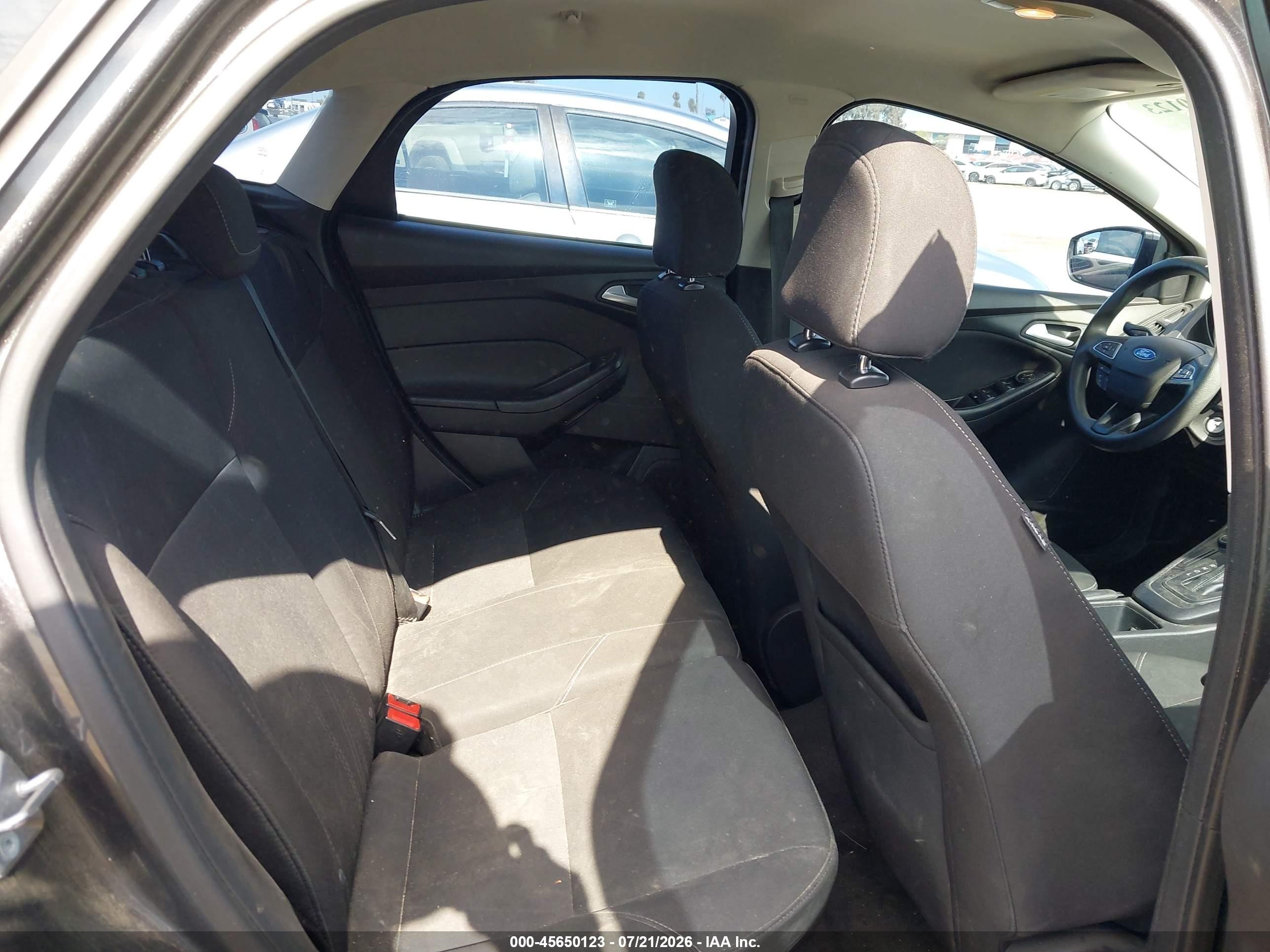 2015 Ford Focus Se Gray vin: 1FADP3K26FL370511