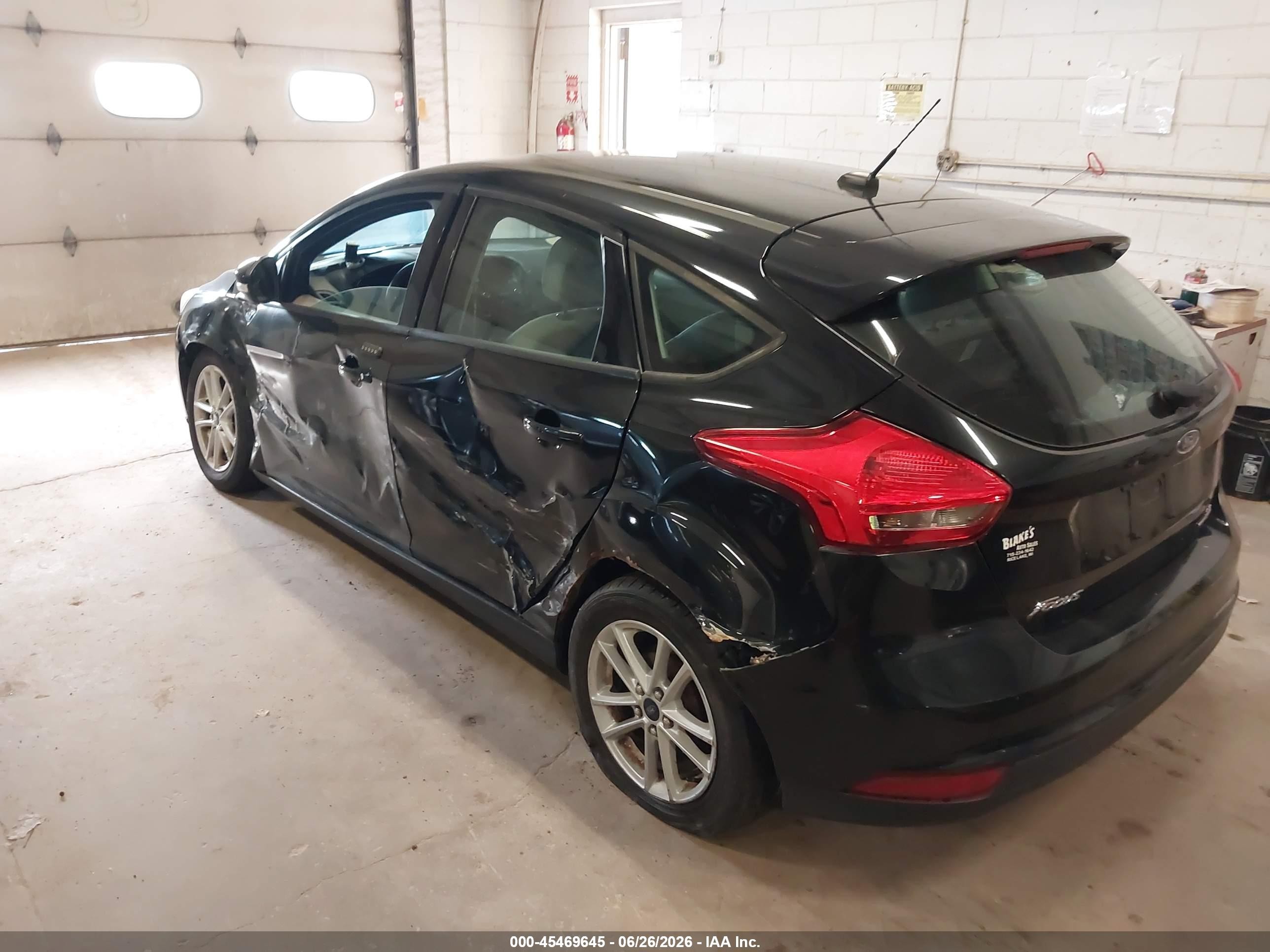 2015 Ford Focus Se Black vin: 1FADP3K26FL375109