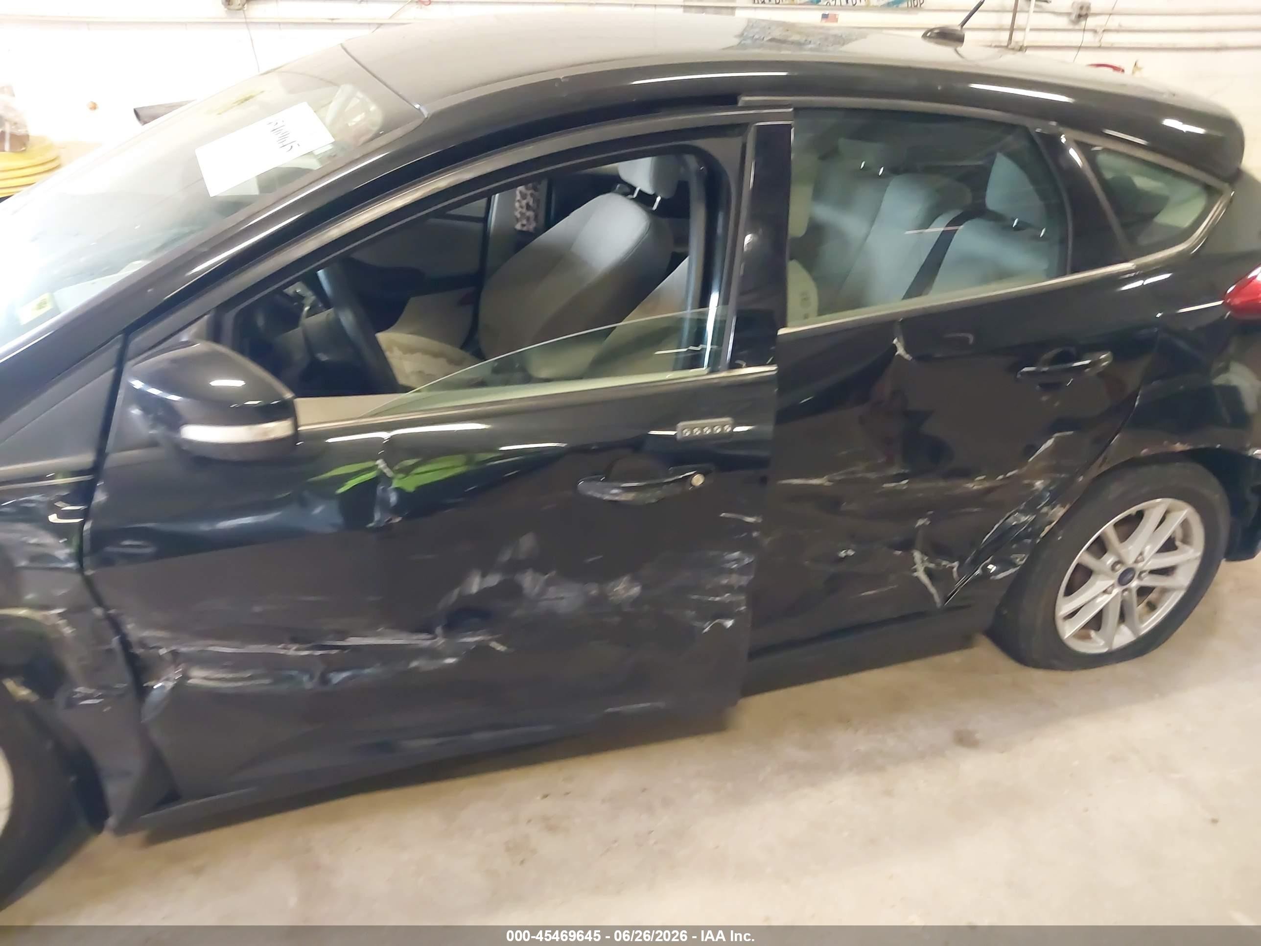 2015 Ford Focus Se Black vin: 1FADP3K26FL375109