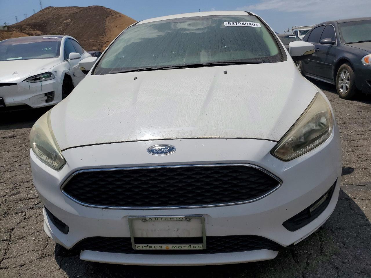 2015 Ford Focus Se White vin: 1FADP3K26FL380343