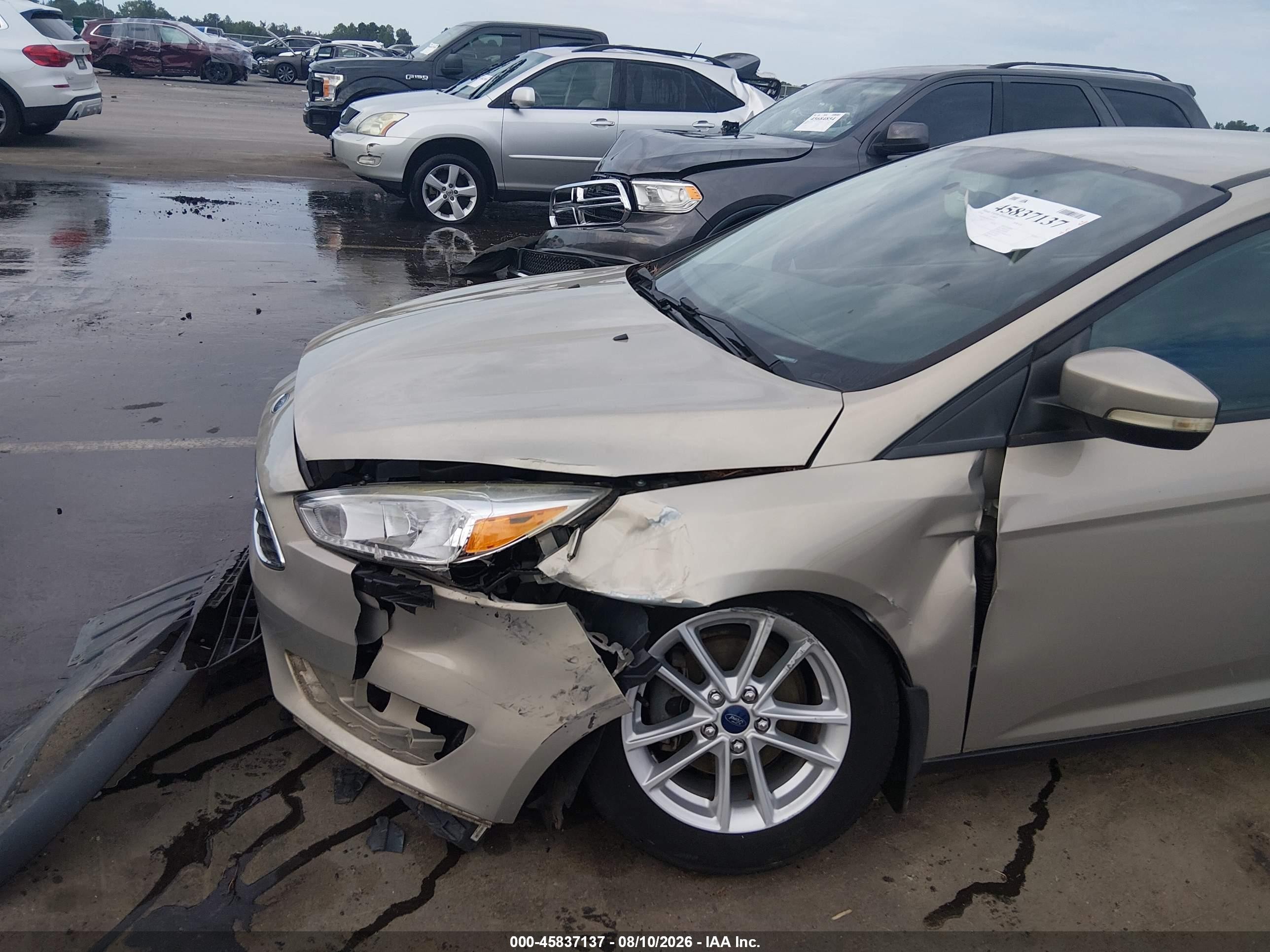 2016 Ford Focus Se Tan vin: 1FADP3K26GL241573