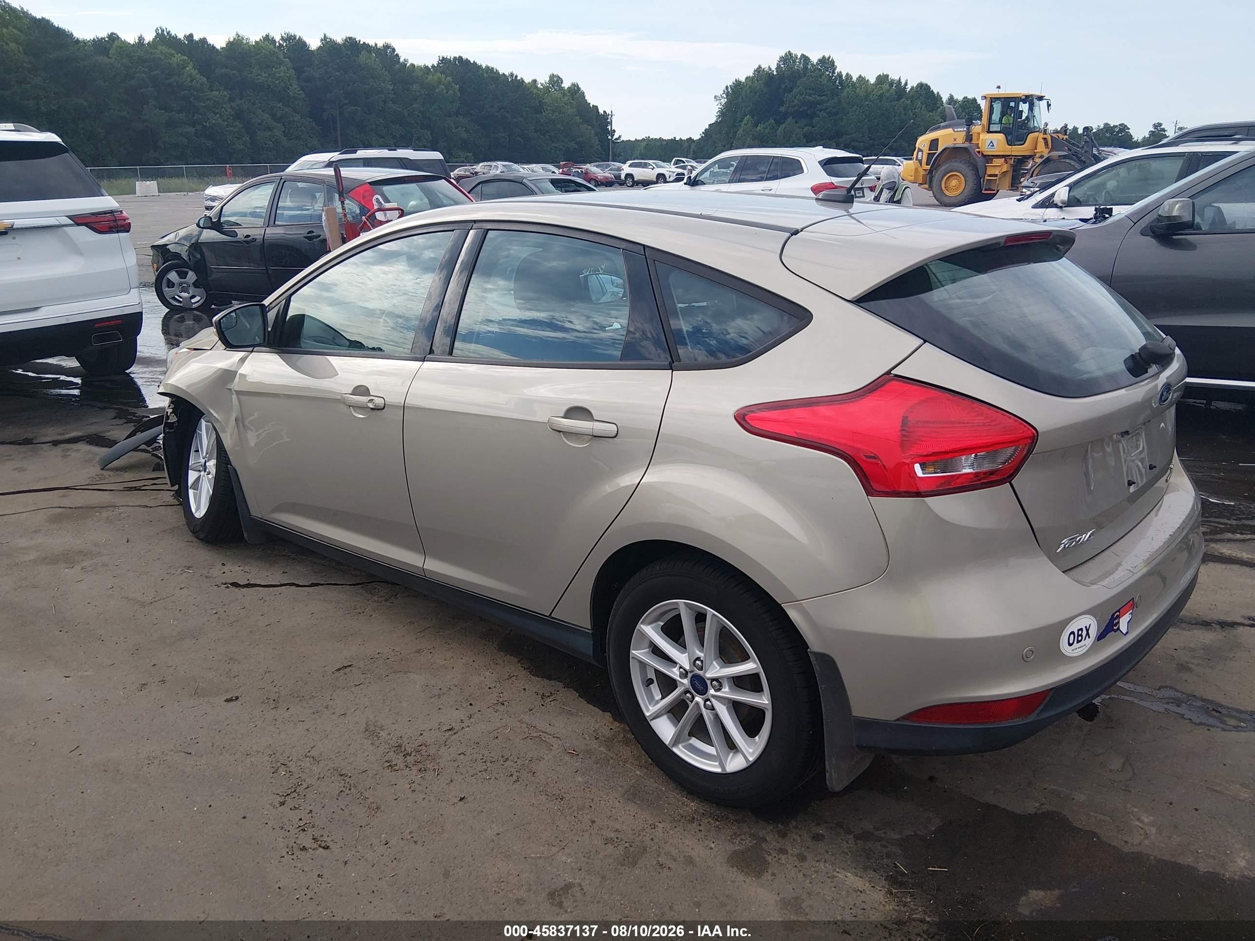 2016 Ford Focus Se Tan vin: 1FADP3K26GL241573