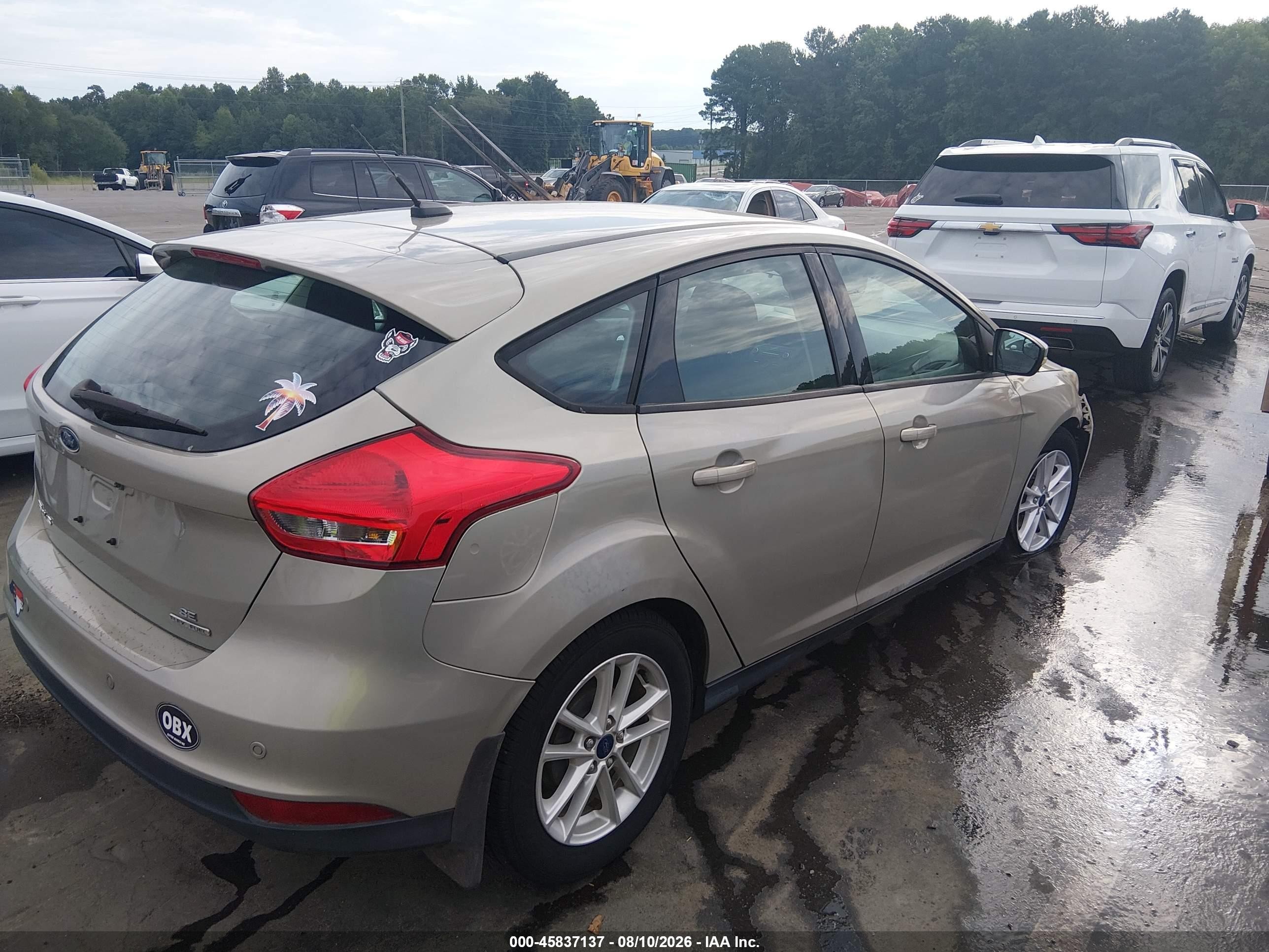 2016 Ford Focus Se Tan vin: 1FADP3K26GL241573