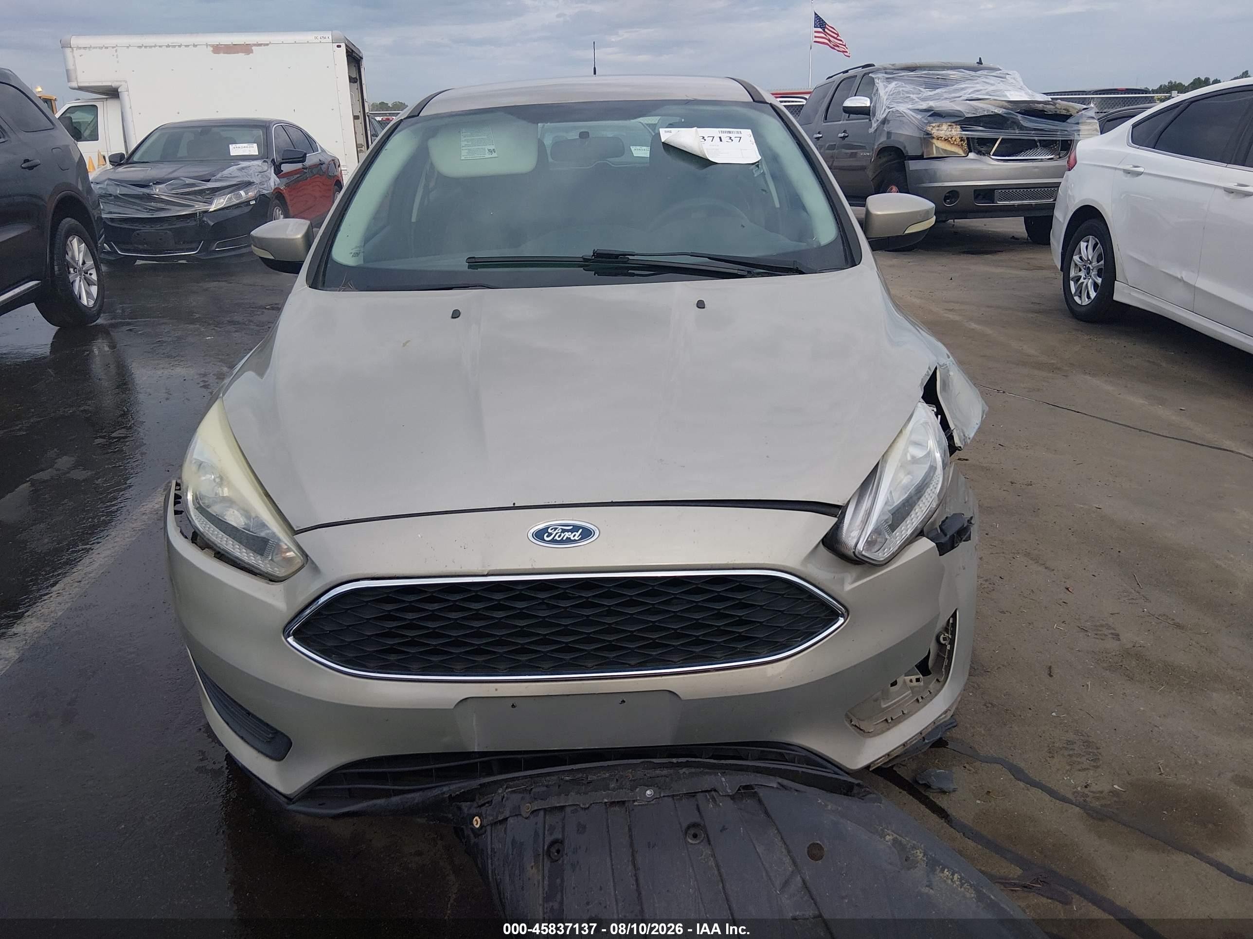 2016 Ford Focus Se Tan vin: 1FADP3K26GL241573