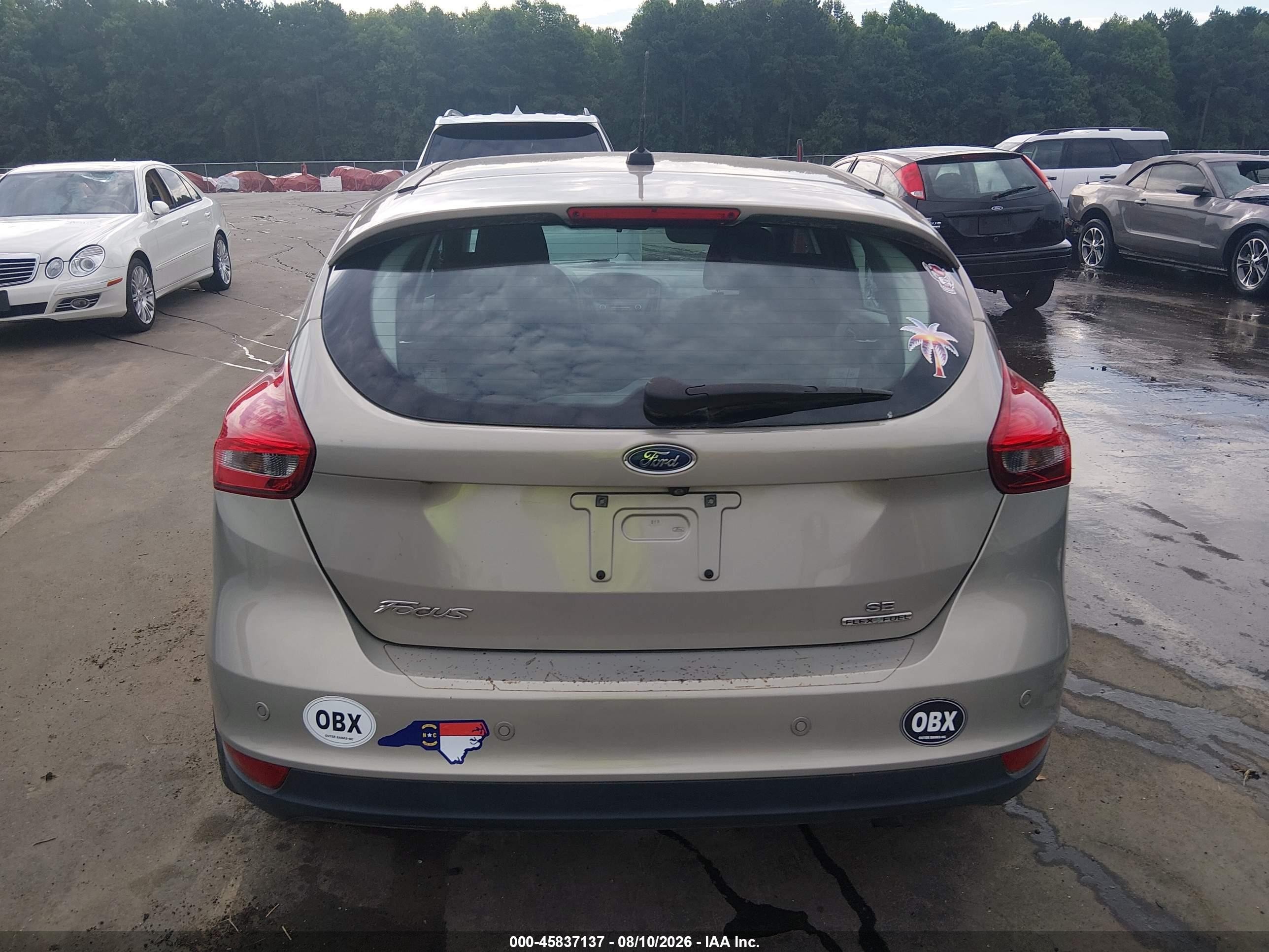 2016 Ford Focus Se Tan vin: 1FADP3K26GL241573