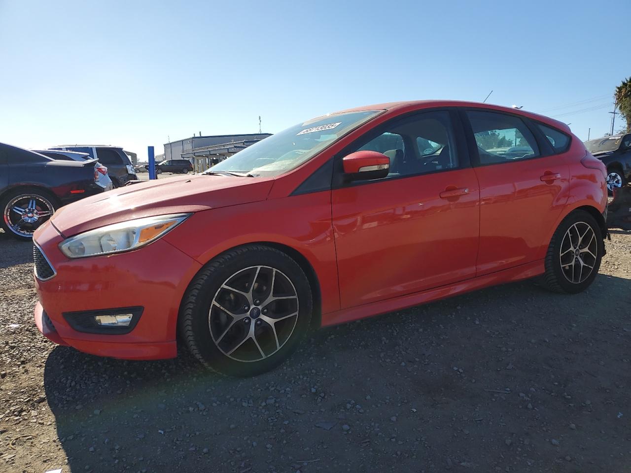 2016 Ford Focus Se Red vin: 1FADP3K26GL376391