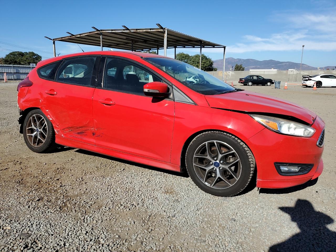 2016 Ford Focus Se Red vin: 1FADP3K26GL376391