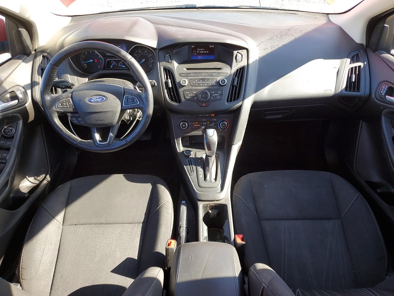 2016 Ford Focus Se Red vin: 1FADP3K26GL376391