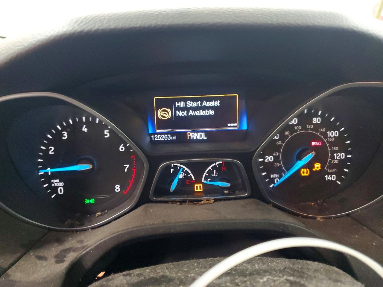 2018 Ford Focus Se White vin: 1FADP3K26JL226854