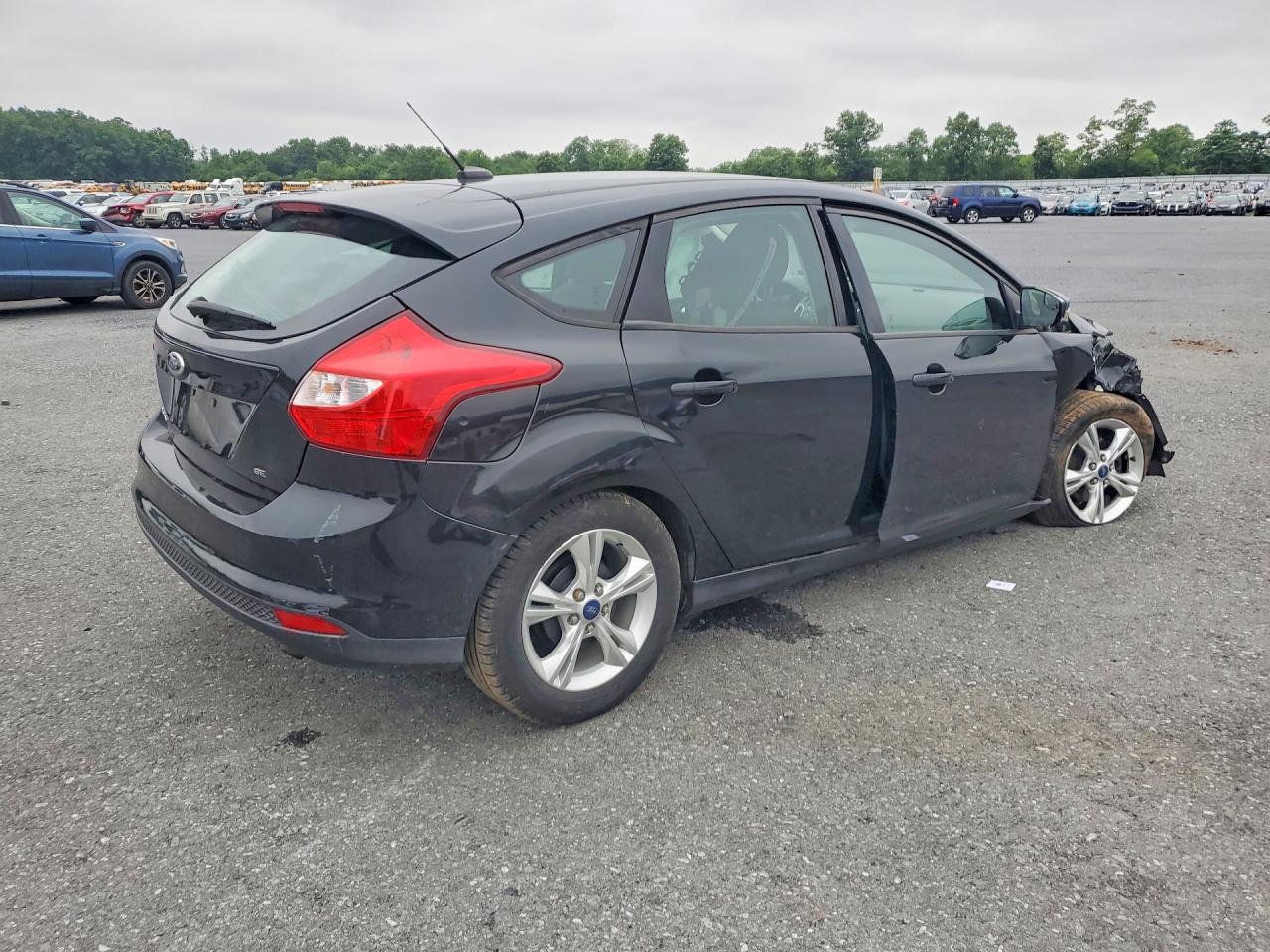 2013 Ford Focus Se Black vin: 1FADP3K27DL135449