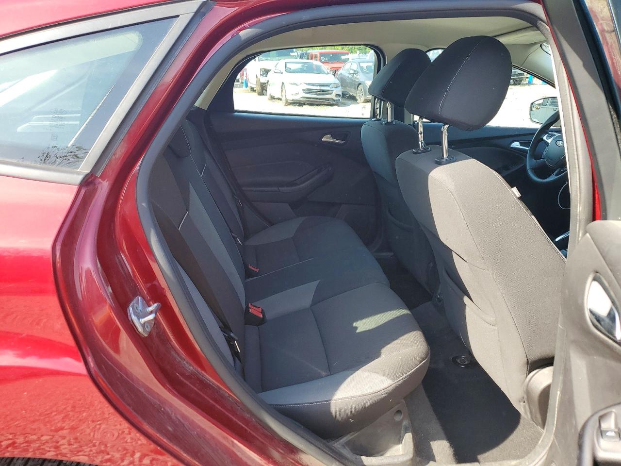2013 Ford Focus Se Red vin: 1FADP3K27DL148590