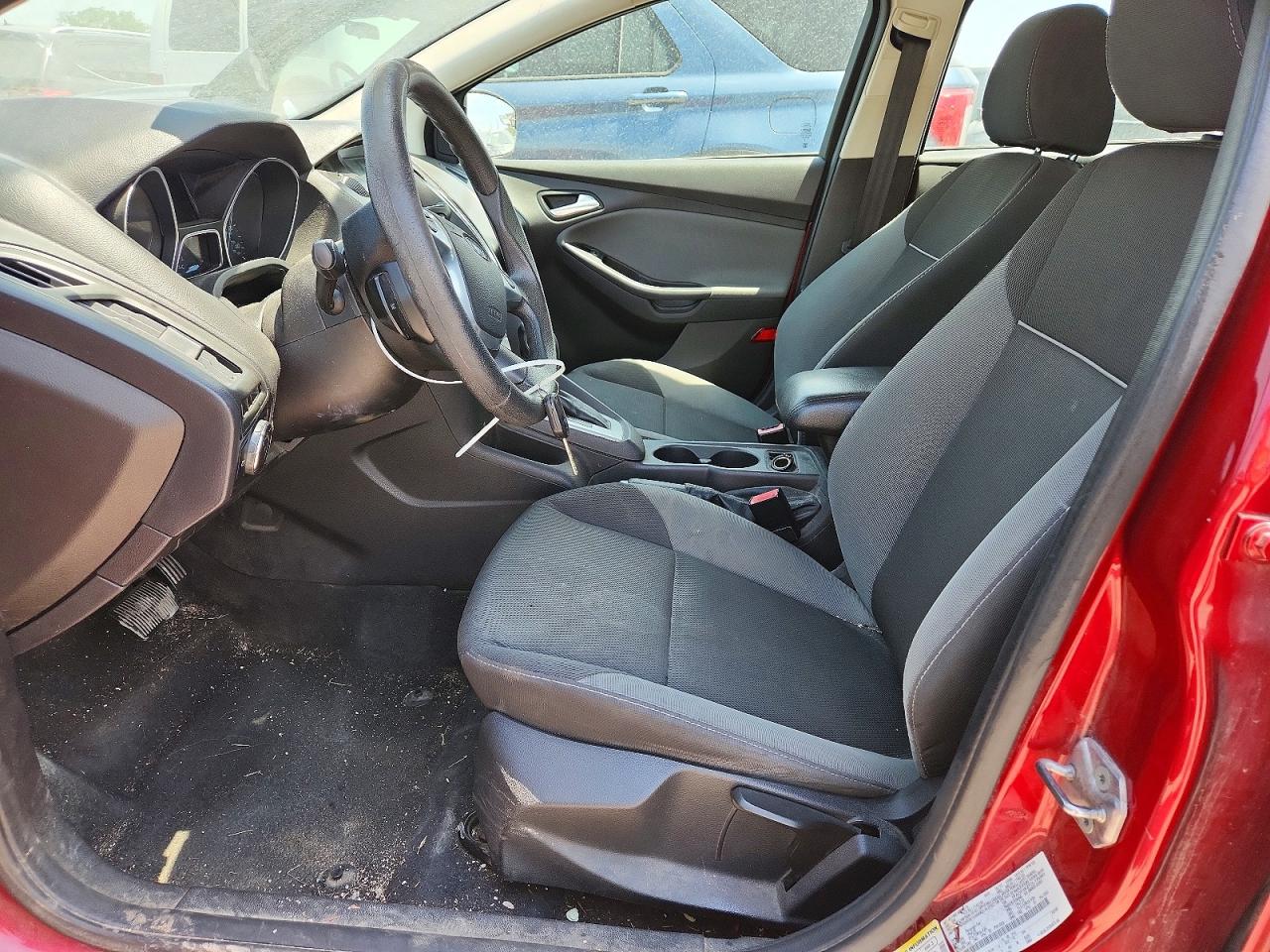 2013 Ford Focus Burgundy vin: 1FADP3K27DL176583