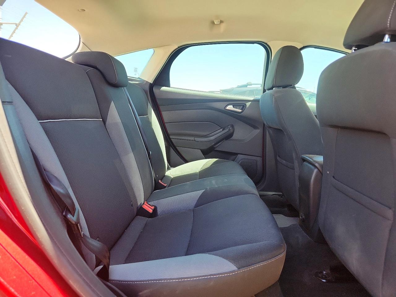 2013 Ford Focus Se Red vin: 1FADP3K27DL177930