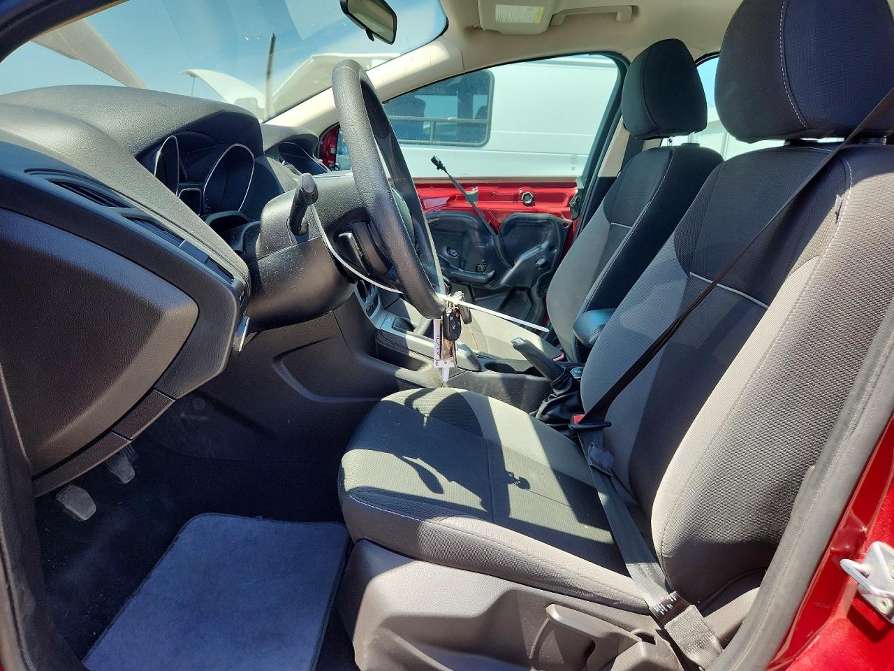 2013 Ford Focus Se Red vin: 1FADP3K27DL177930