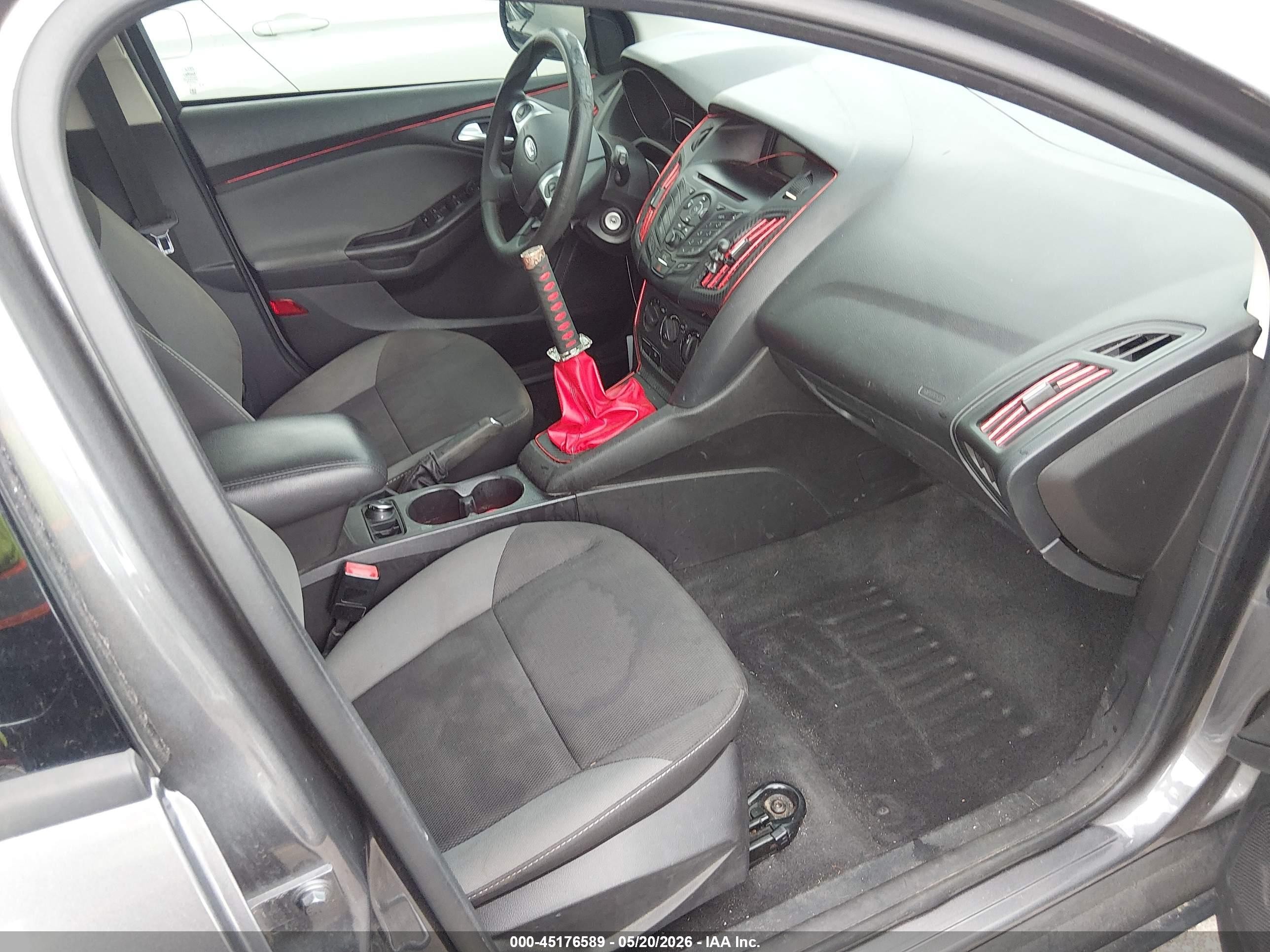 2013 Ford Focus Se Gray vin: 1FADP3K27DL189804